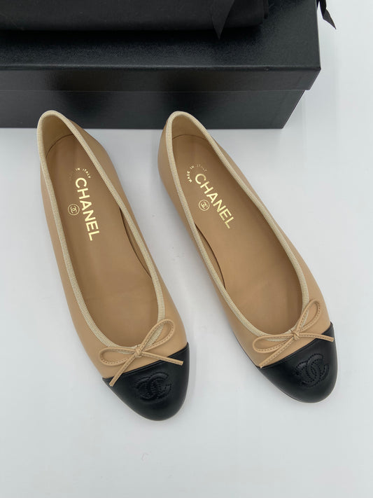Chanel Ballet Flats in Beige and Black size 39