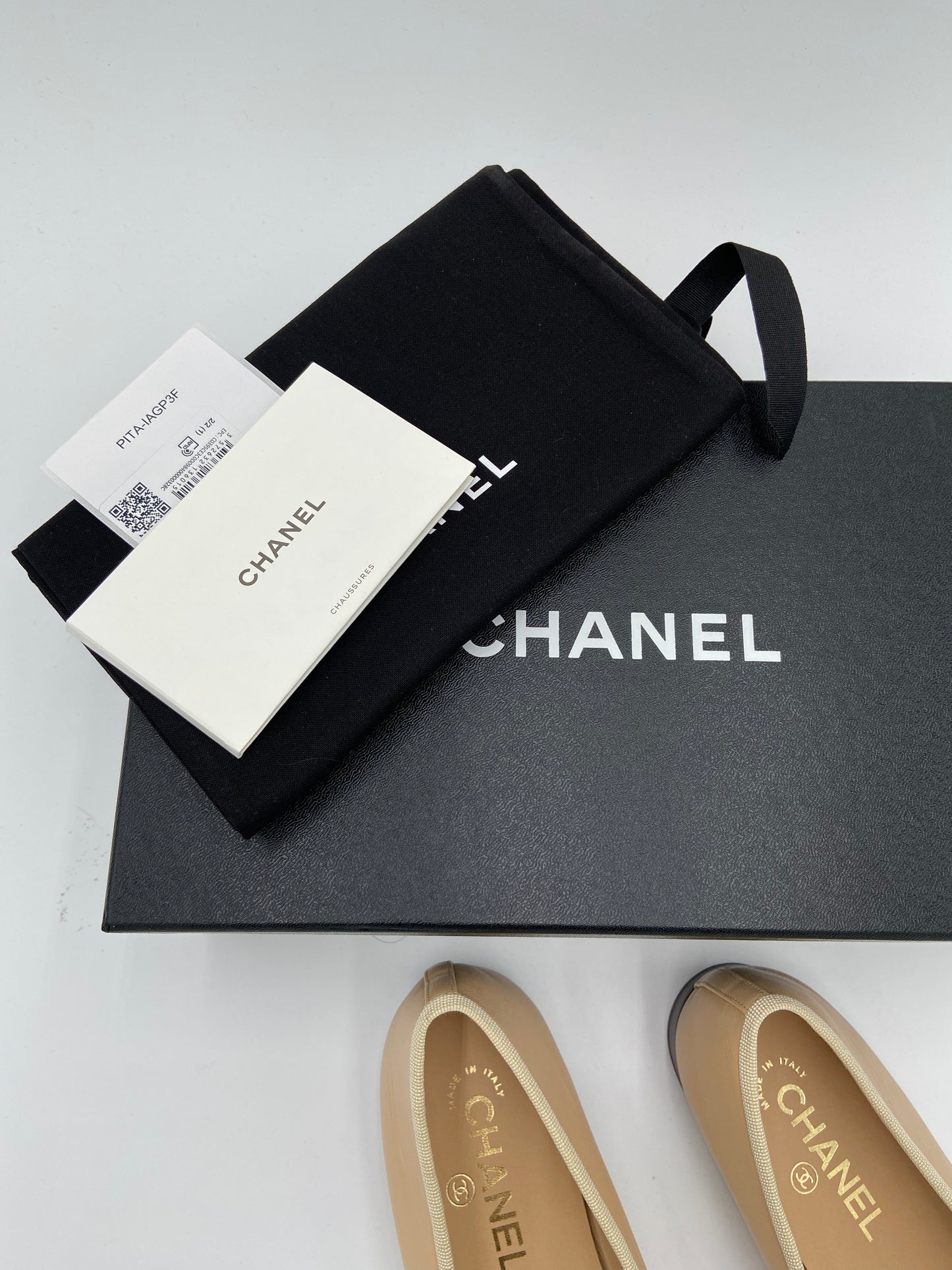 Chanel Ballet Flats in Beige and Black size 39