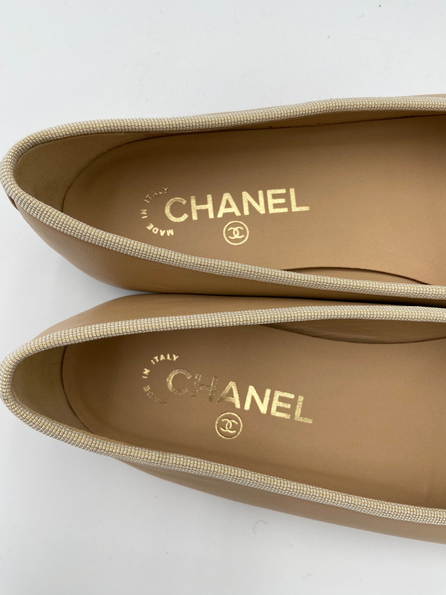 Chanel Ballet Flats in Beige and Black size 39