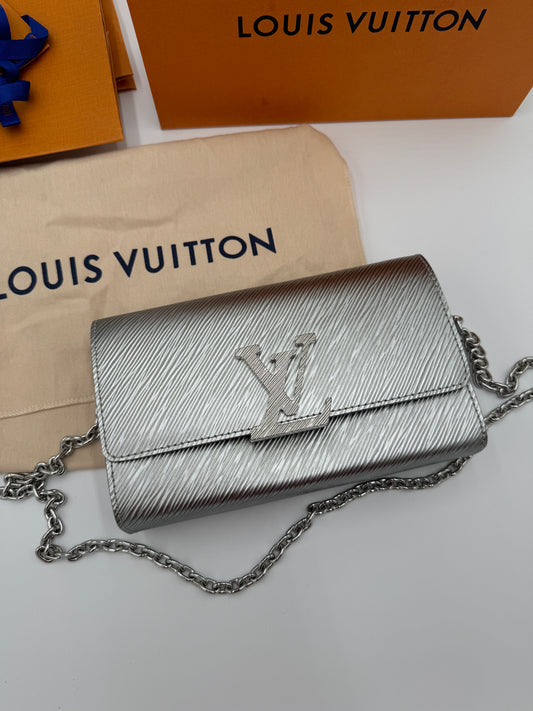 Louis Vuitton Pochette Louise Silver Epi Leather