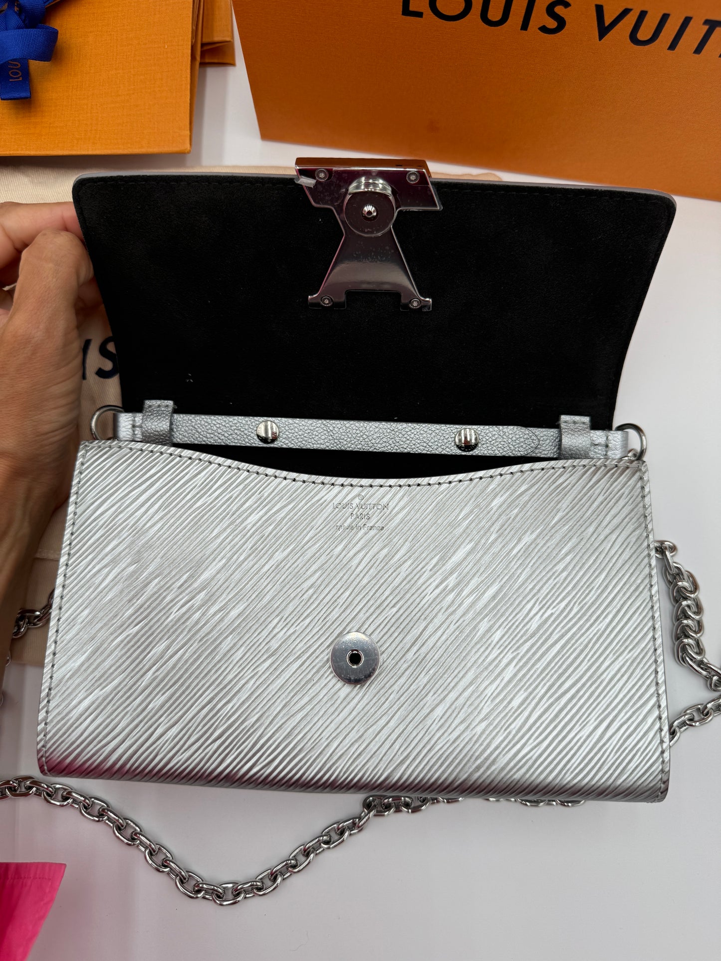 Louis Vuitton Pochette Louise Silver Epi Leather