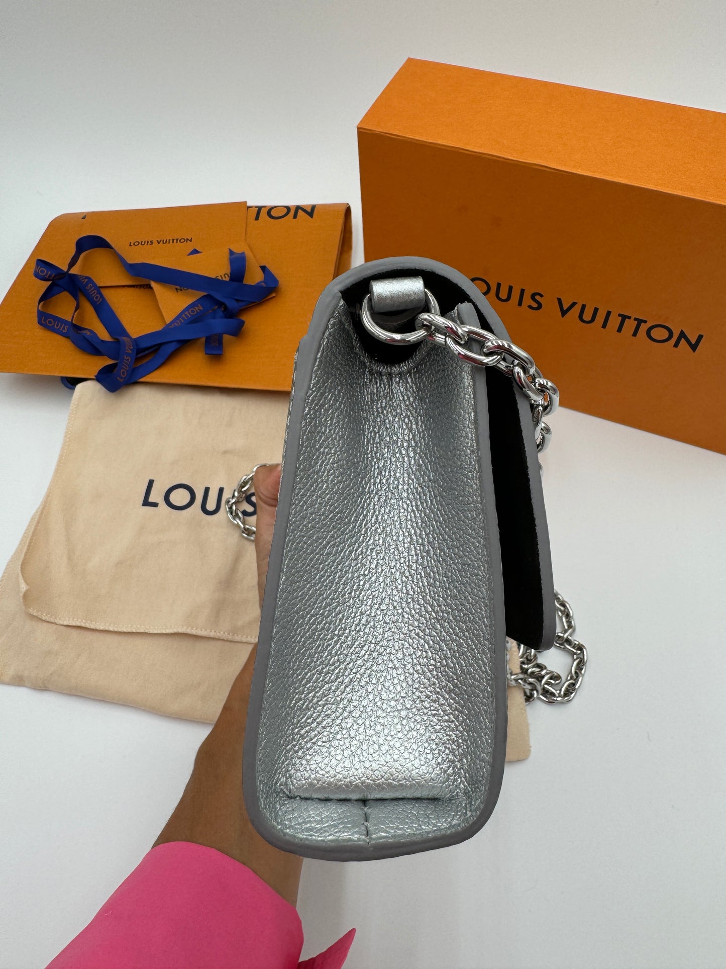 Louis Vuitton Pochette Louise Silver Epi Leather