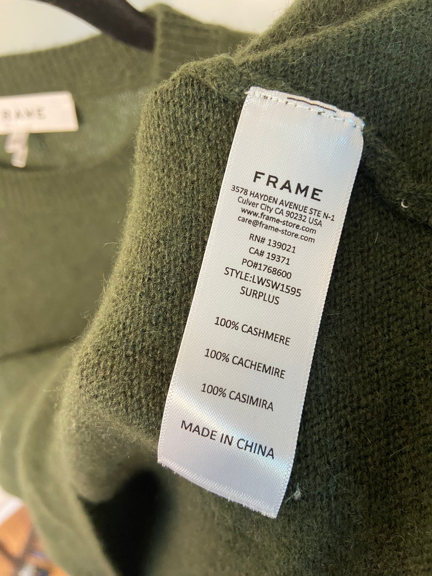 Frame Ruched-Sleeve Recycled-Cashmere Blend Sweater size M