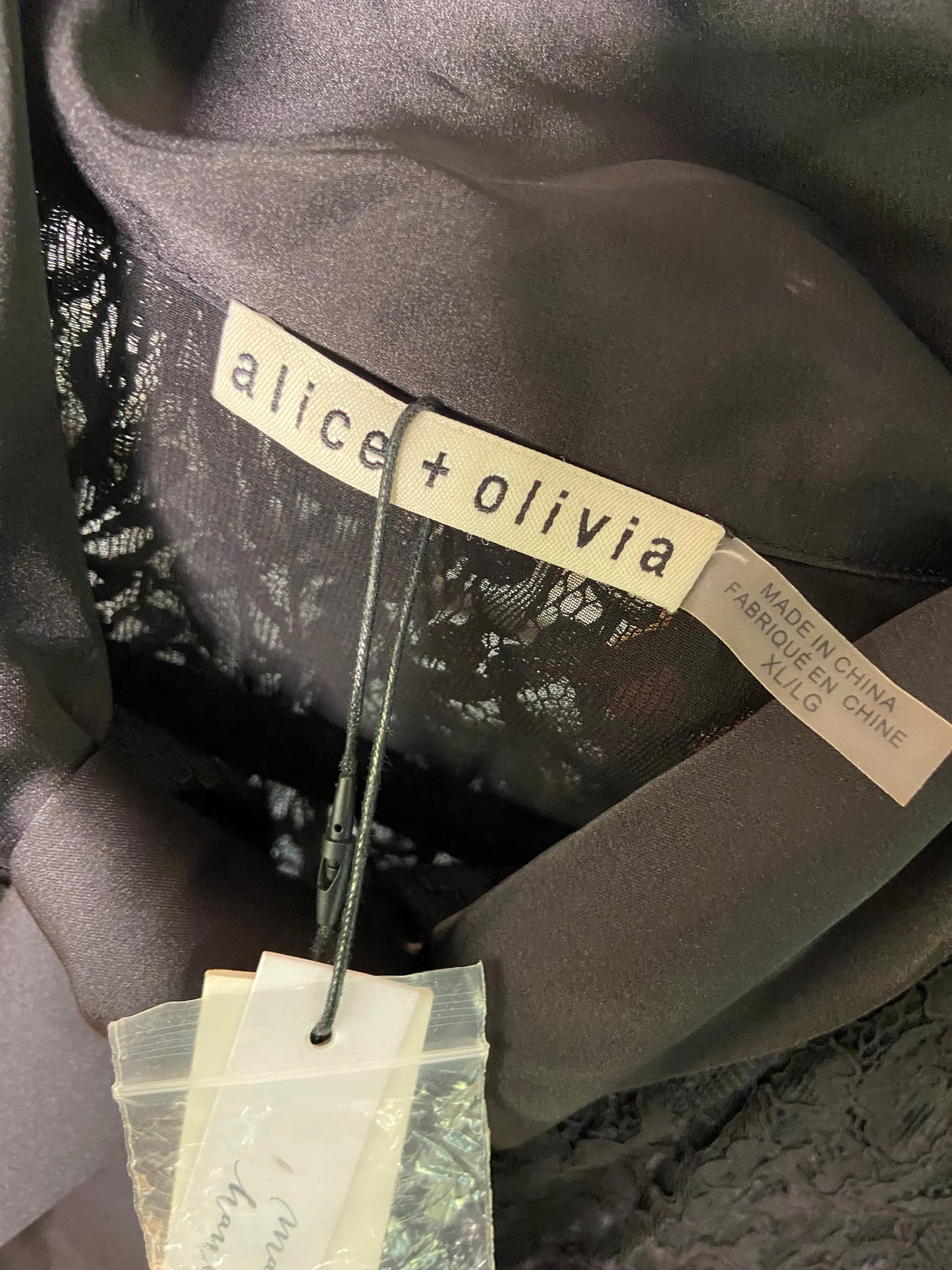 Alice and Olivia Brentley Lace Tie Neck Blouse with Bow size XL