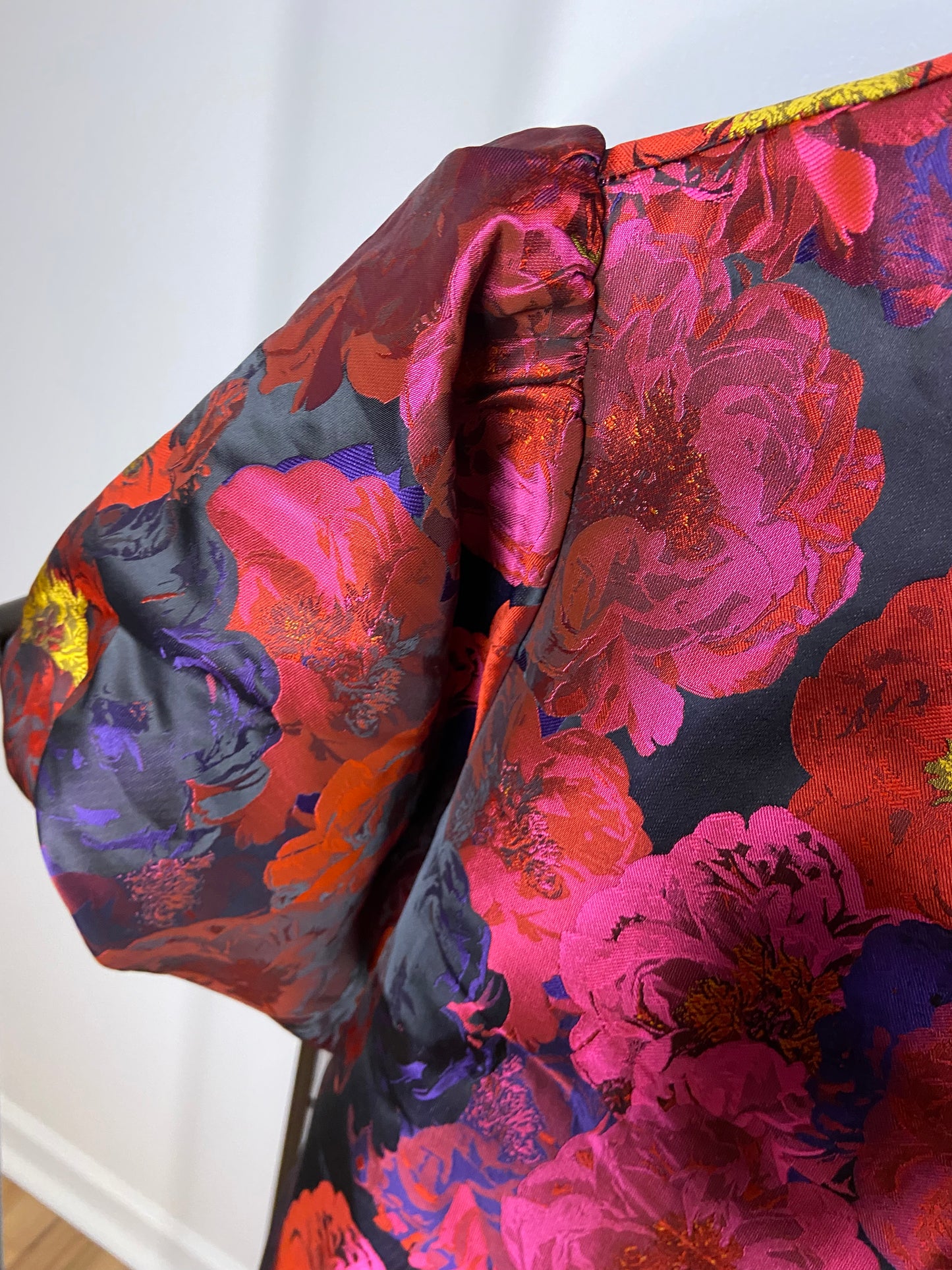 Pomander Place Camellia acquard Lyla Blouse size L