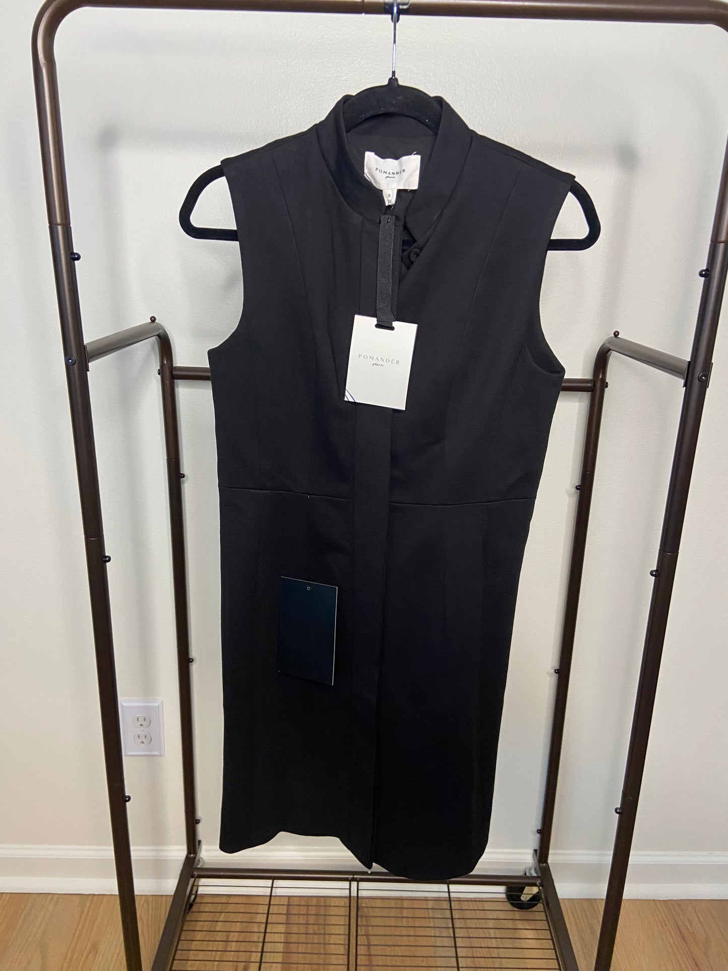 Pomander Place Black Sleeveless Dahlia Dress size S