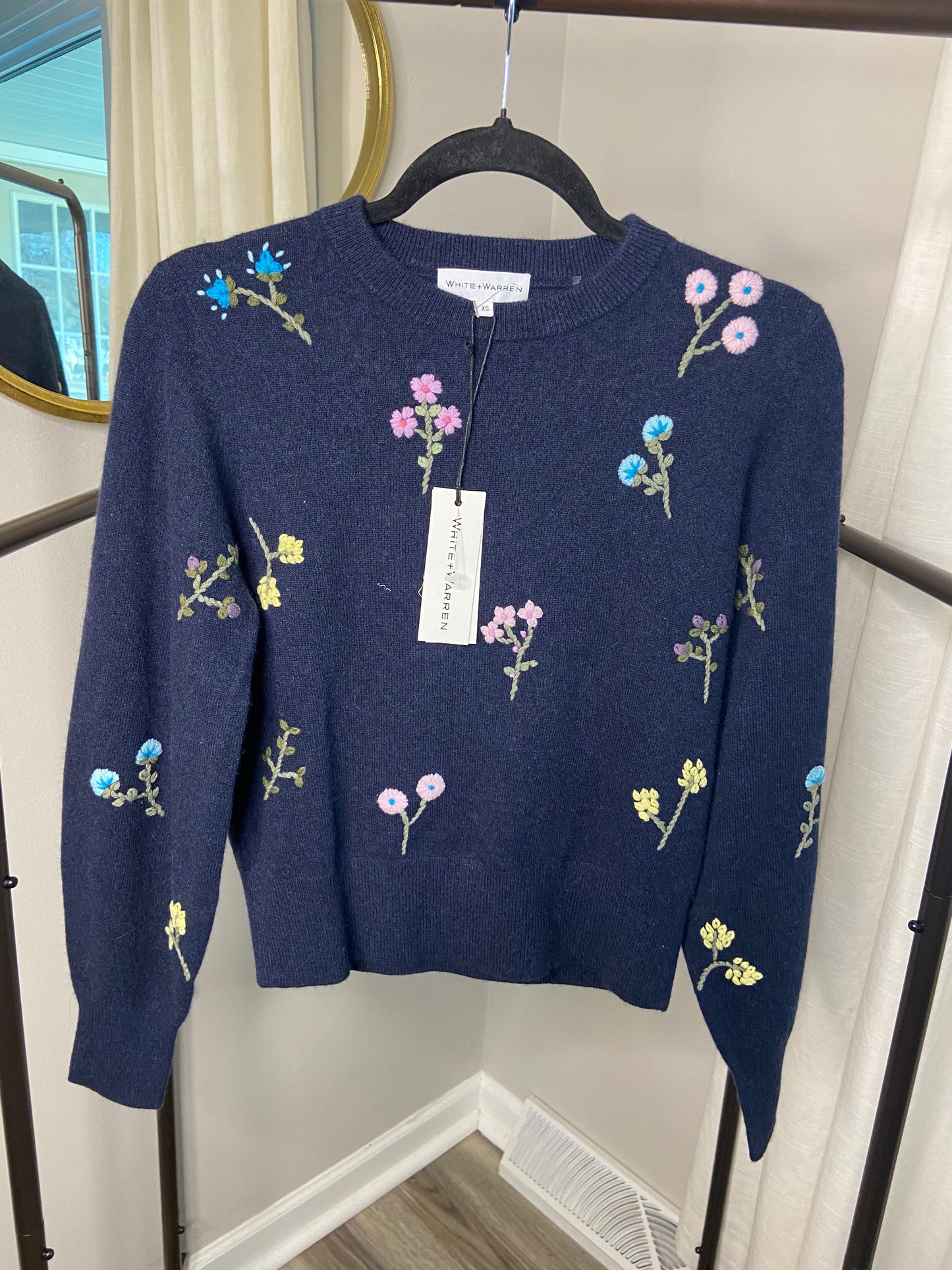 White + Warren Cashmere Embroidered Floral Crewneck size XS
