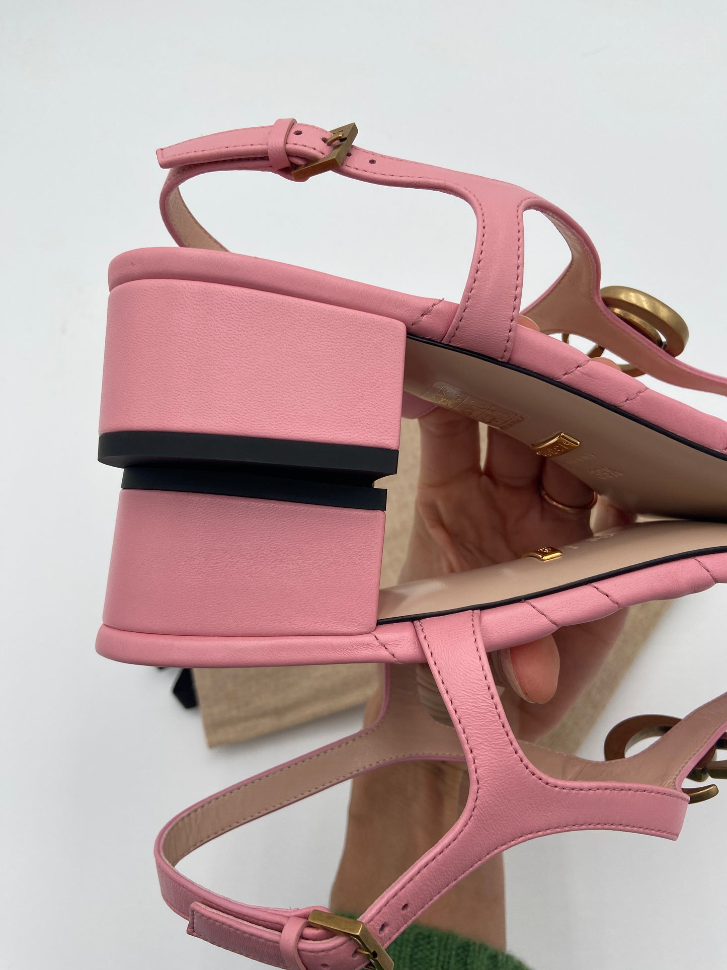 Gucci GG Marmont Pink Leather Thong Sandals size 39.5