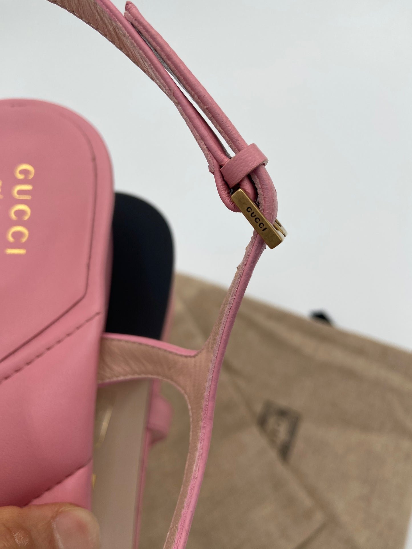 Gucci GG Marmont Pink Leather Thong Sandals size 39.5