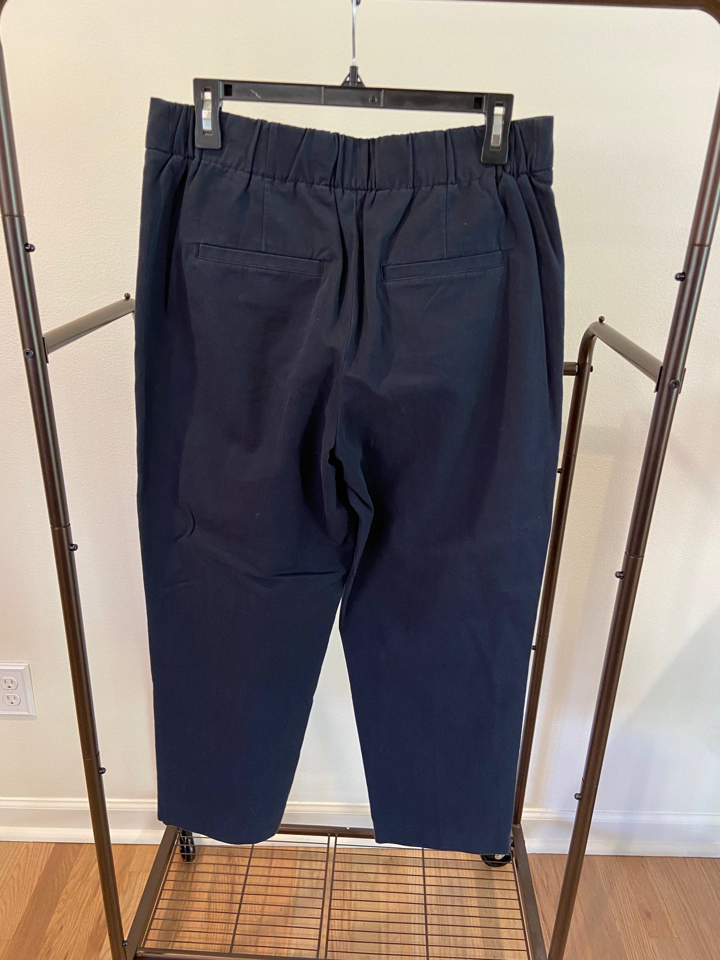 Vince Tapered Pull-On Pants size M
