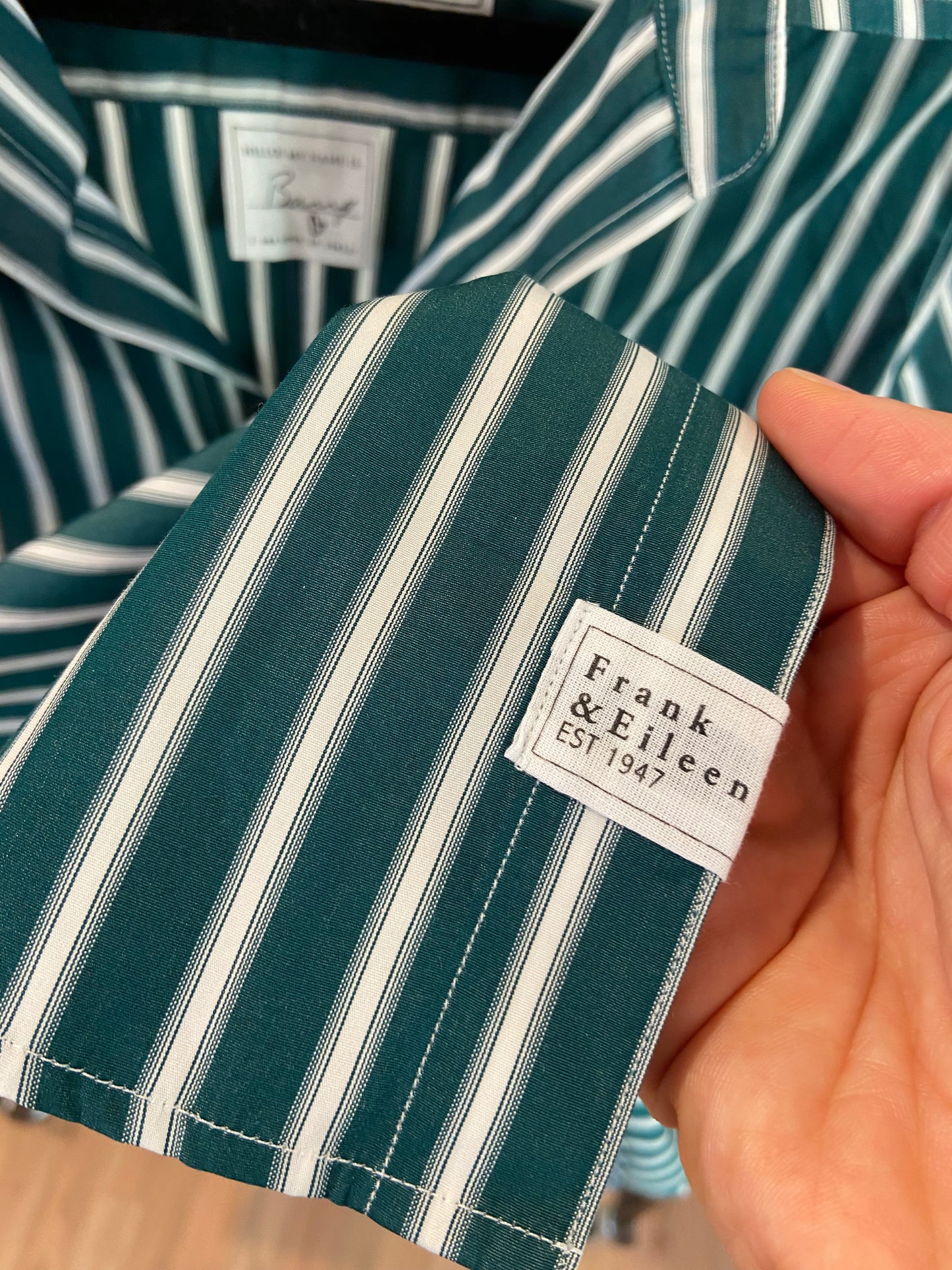 Frank and Eileen Barry Striped Button Down Shirt size S