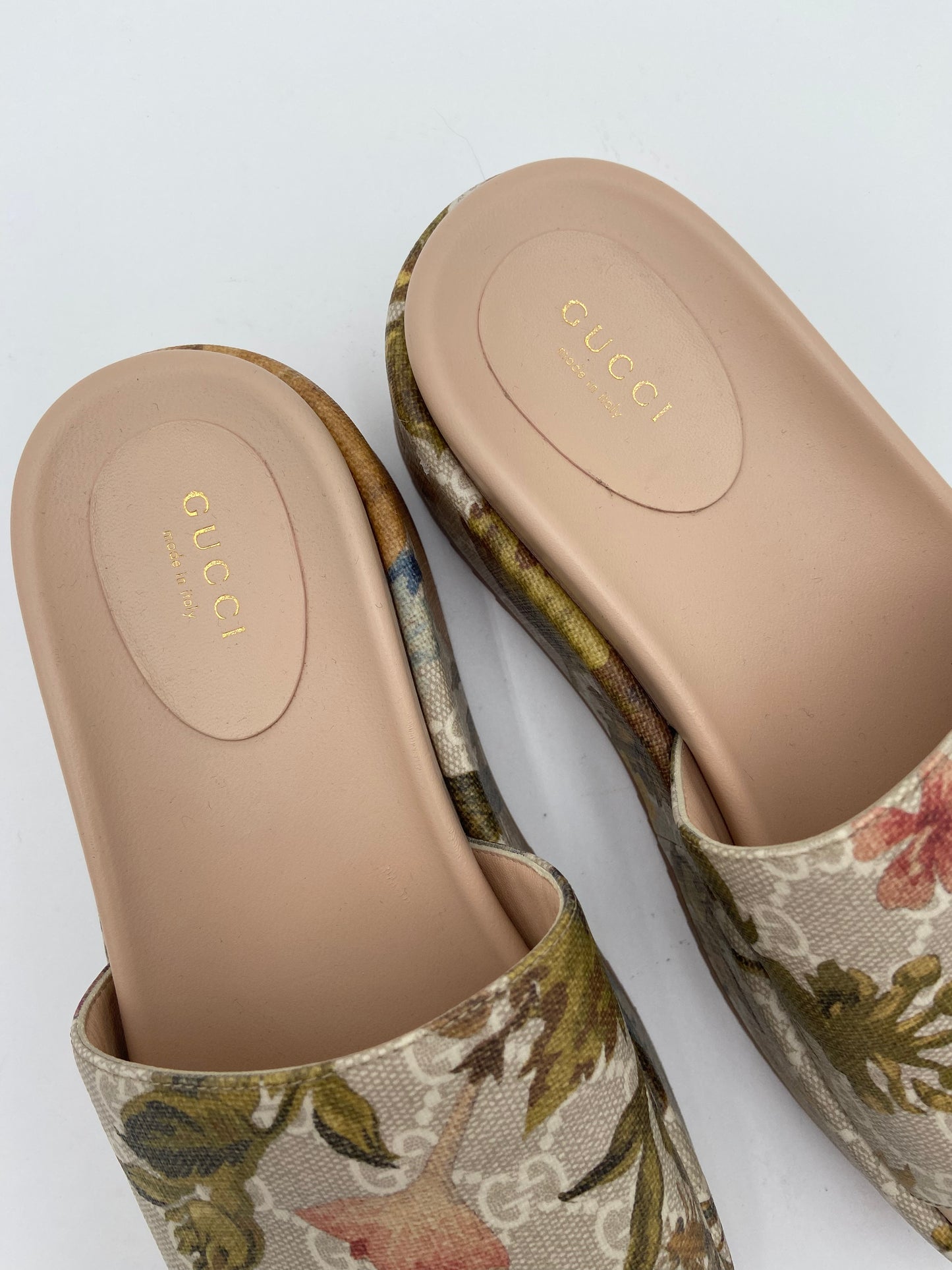Gucci GG Supreme Monogram Flora Angelina Platform Slides size 37.5
