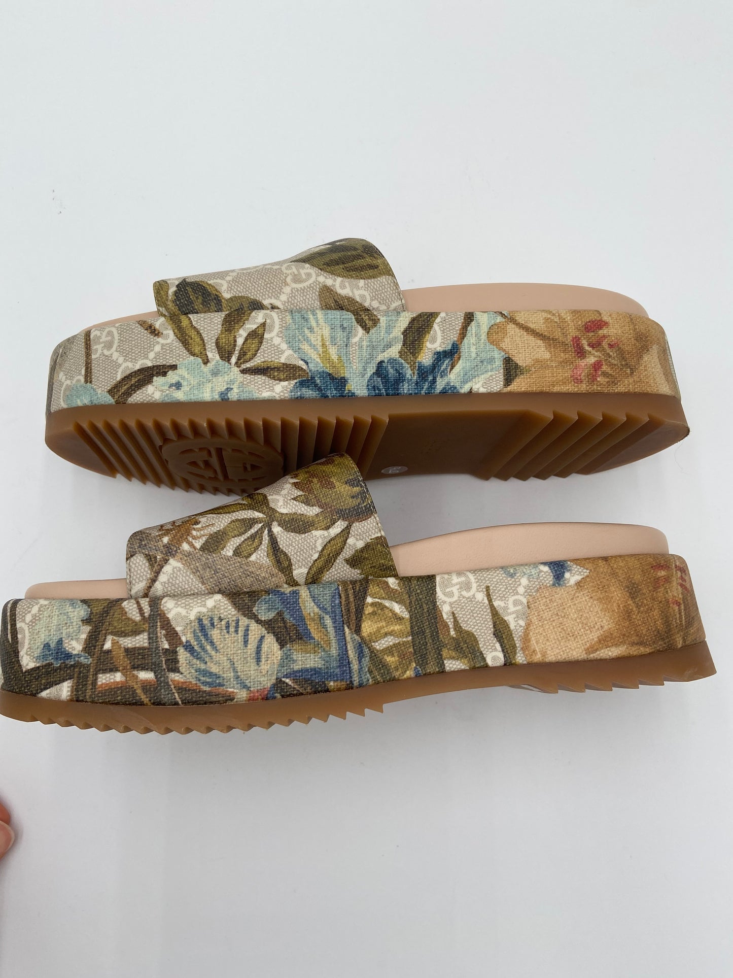 Gucci GG Supreme Monogram Flora Angelina Platform Slides size 37.5