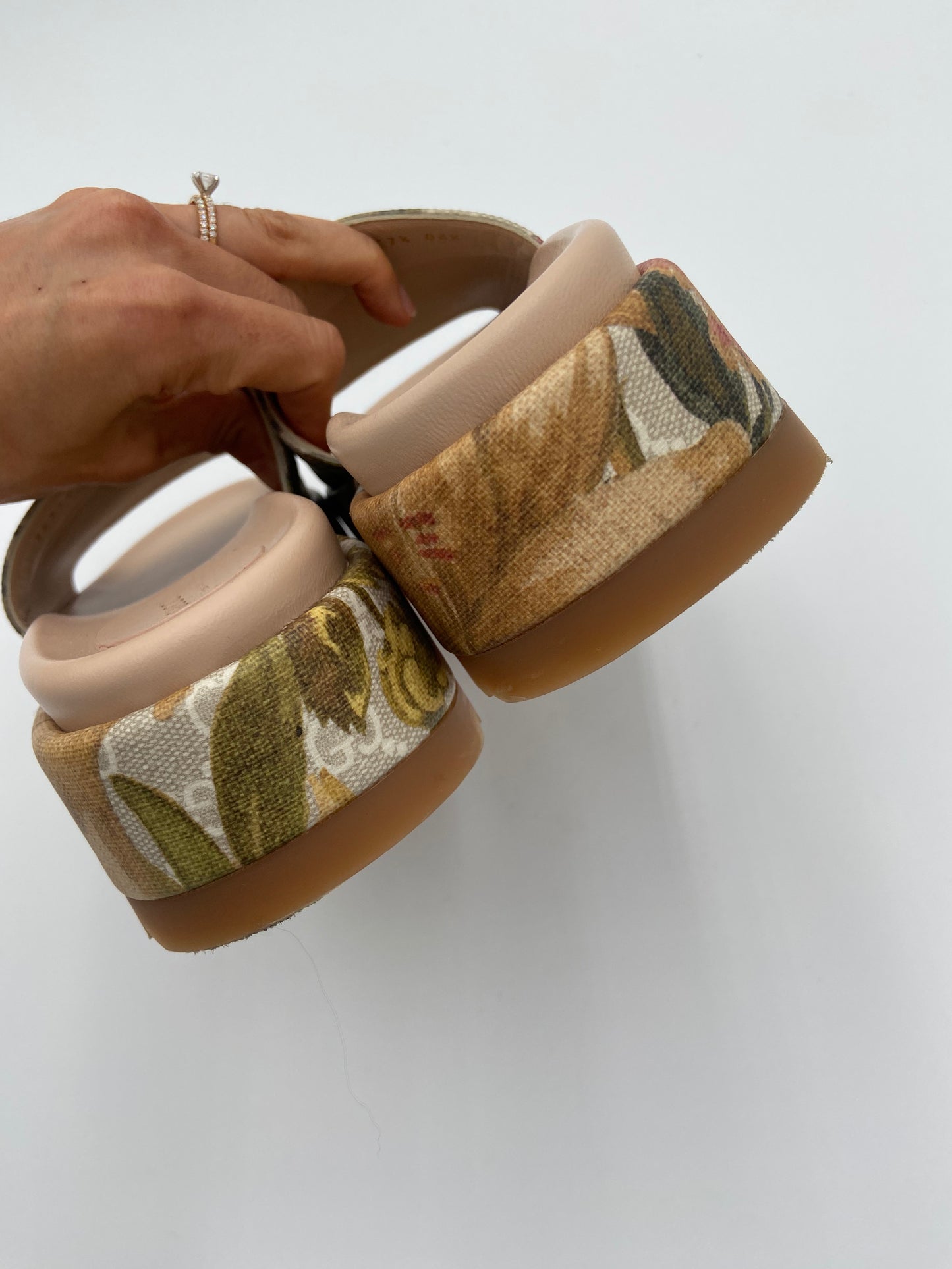 Gucci GG Supreme Monogram Flora Angelina Platform Slides size 37.5