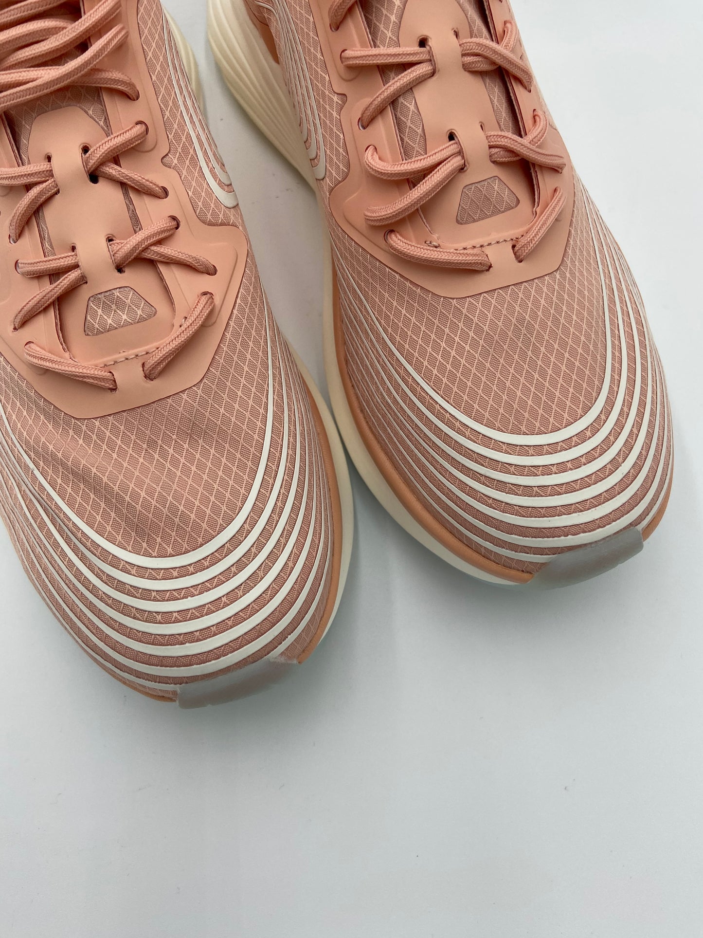 APL Streamline Sneakers in Blush/Ivory size 9.5