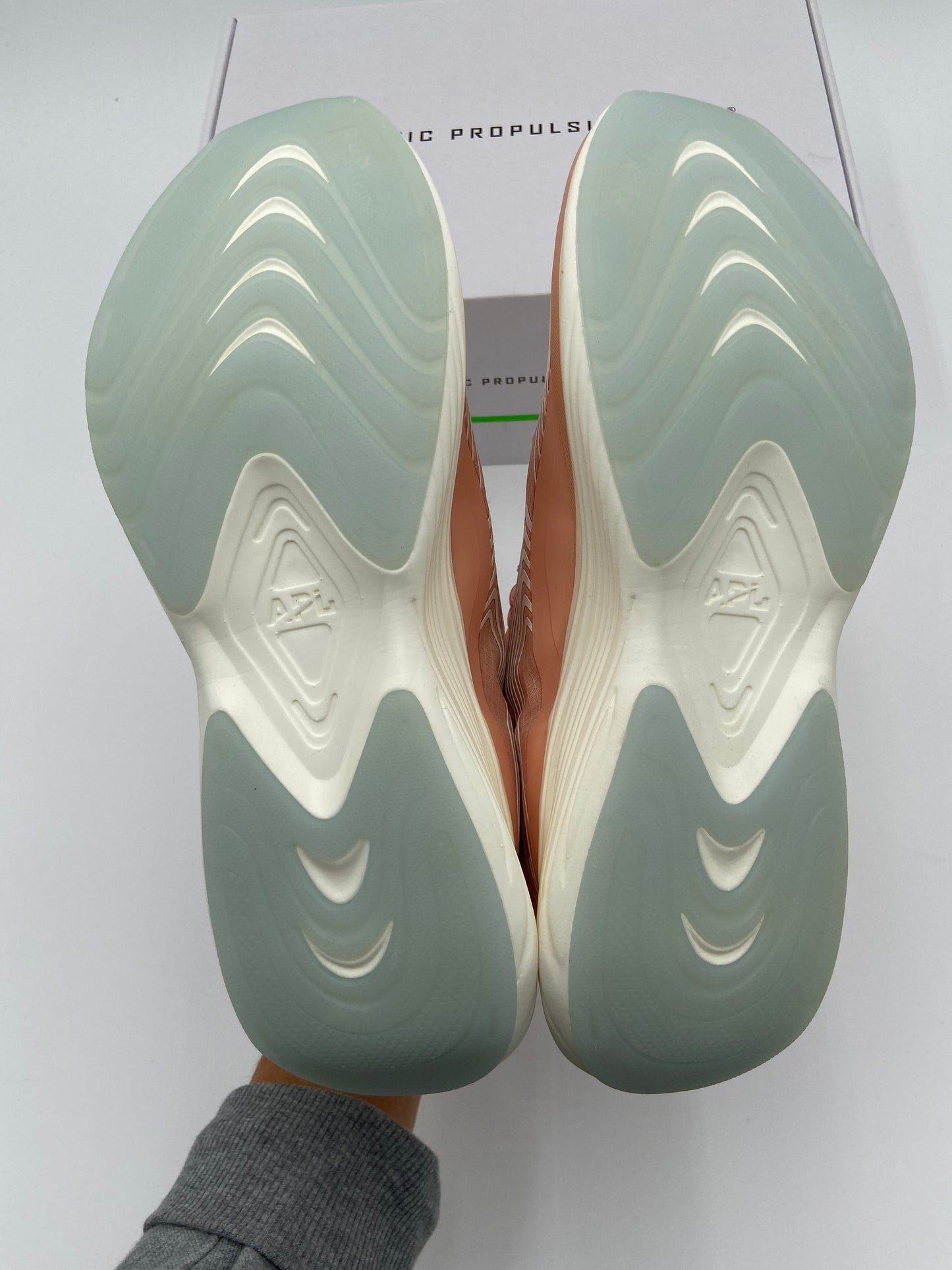 APL Streamline Sneakers in Blush/Ivory size 9.5