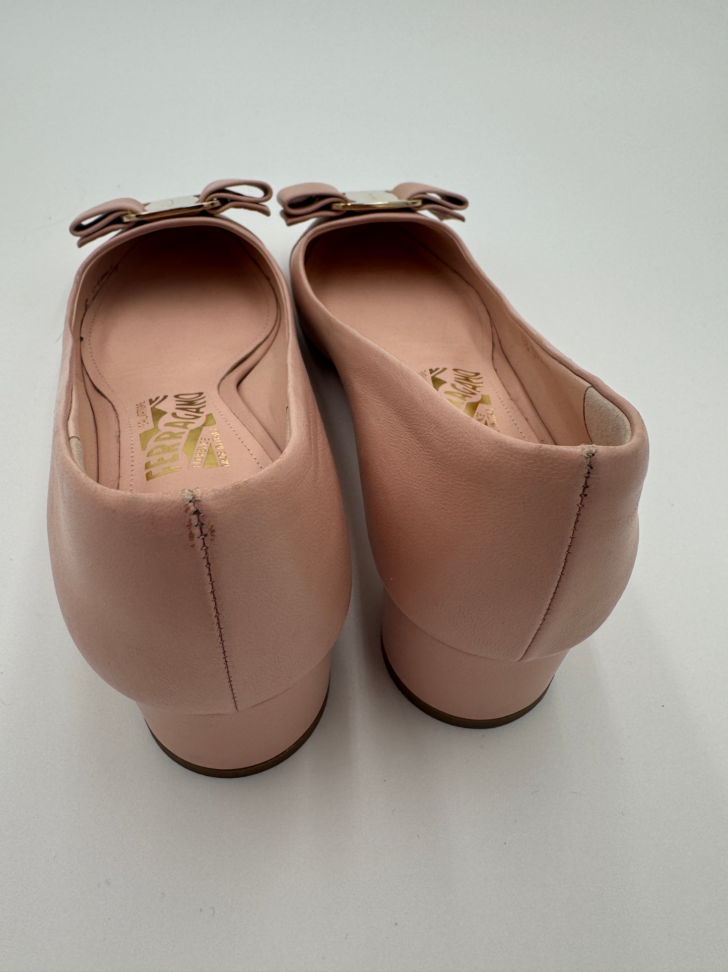 Salvatore Ferragamo Vara Bow Flats Low Heel size 37C