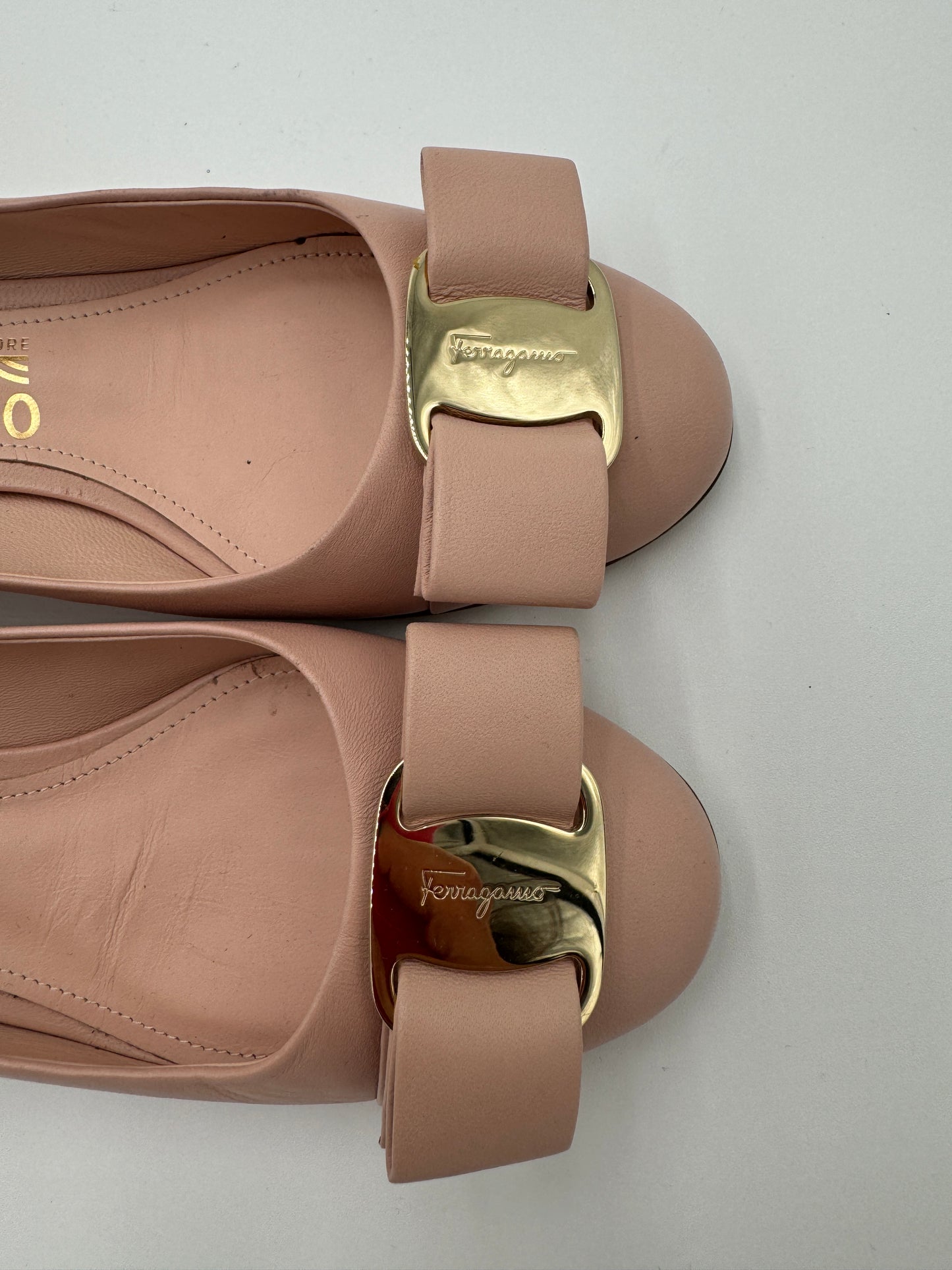 Salvatore Ferragamo Vara Bow Flats Low Heel size 37C