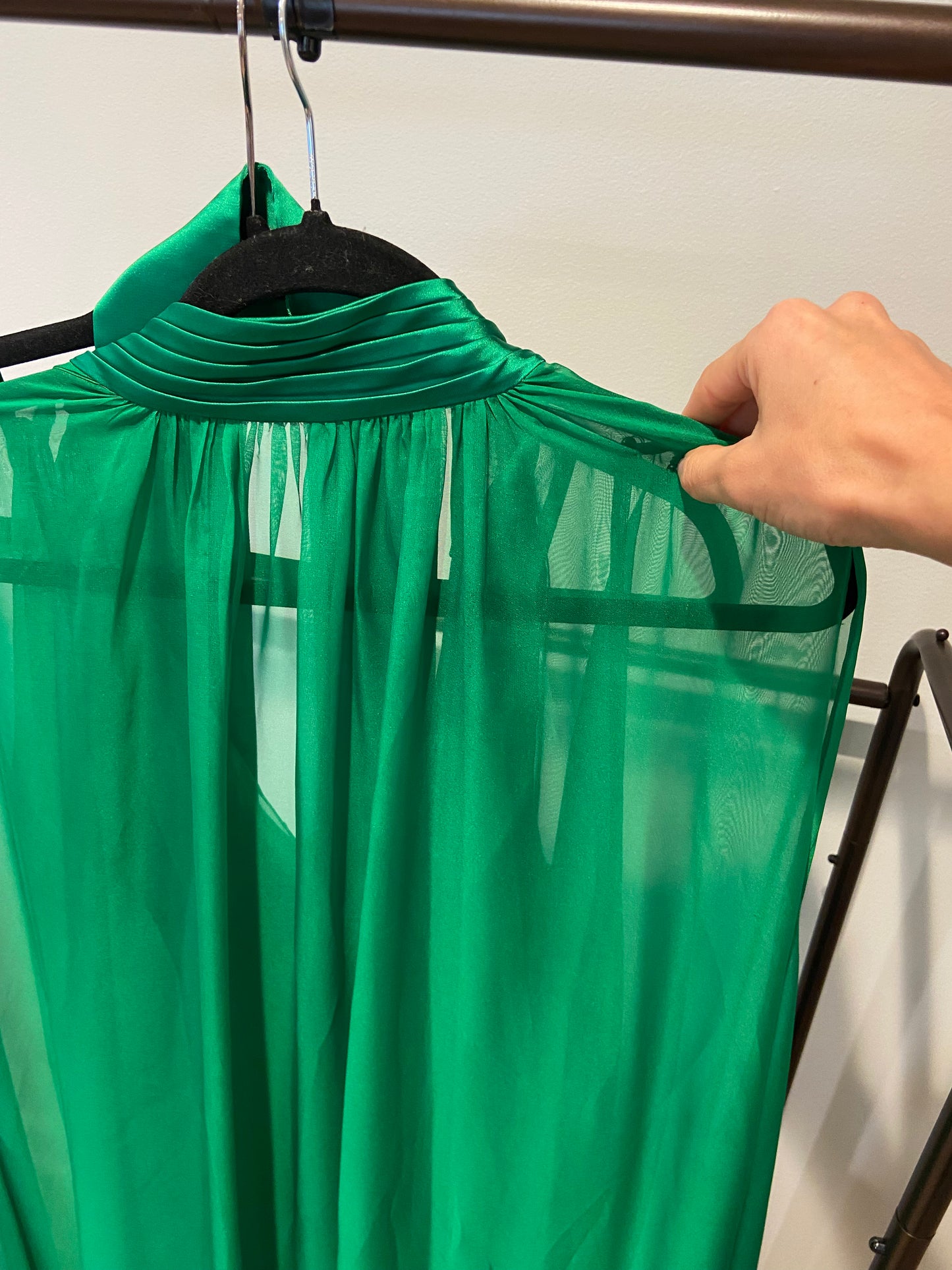 Alice and Olivia Lanelle Maxi Cape Dress in Chiffon size M