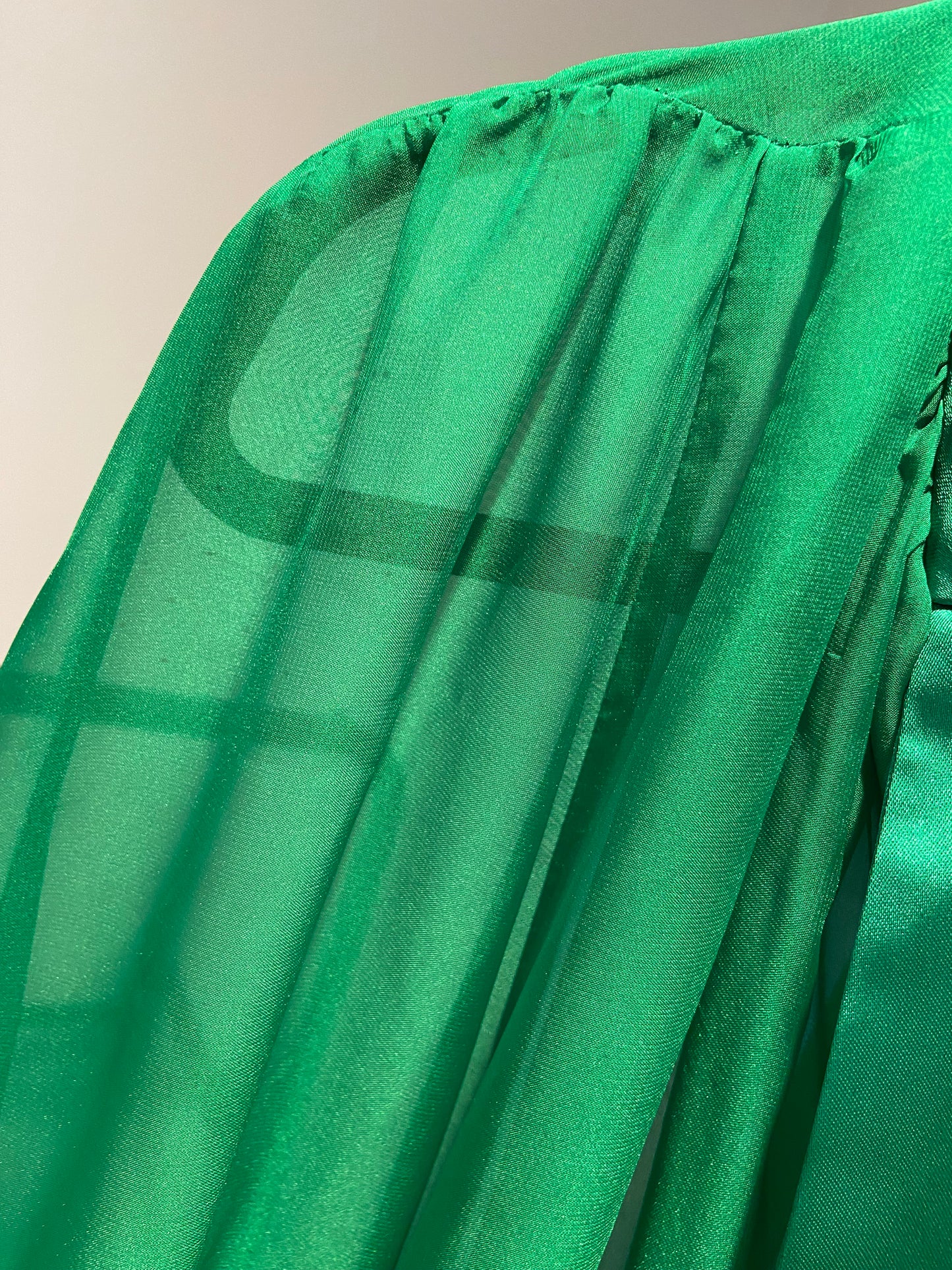 Alice and Olivia Lanelle Maxi Cape Dress in Chiffon size M