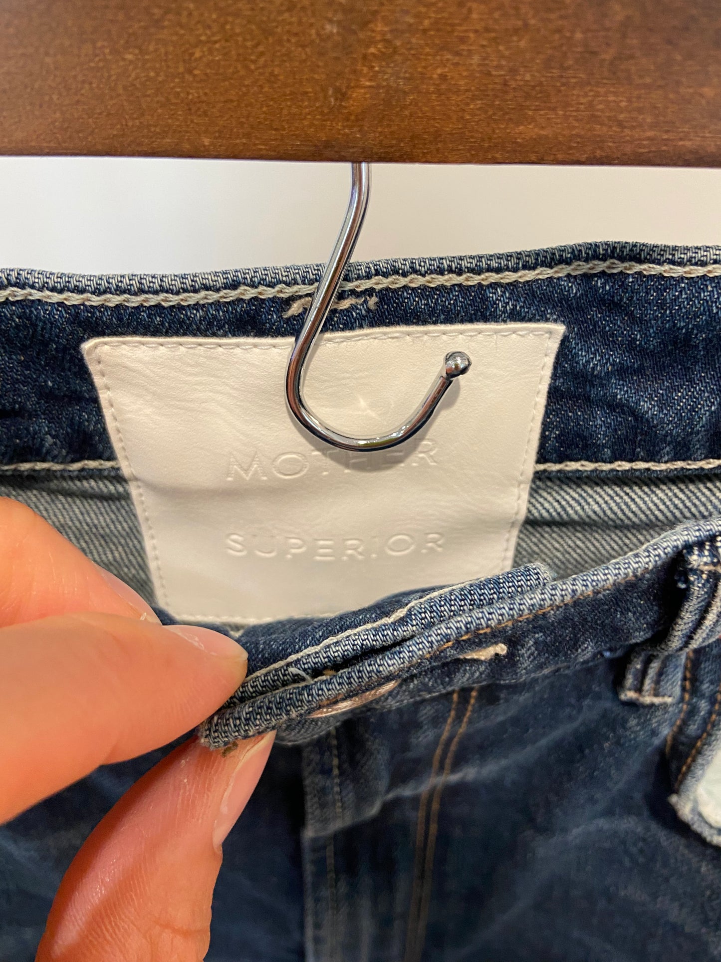 Mother High Waisted Tunnel Vision Sneak jeans in Mile High Wash size 27