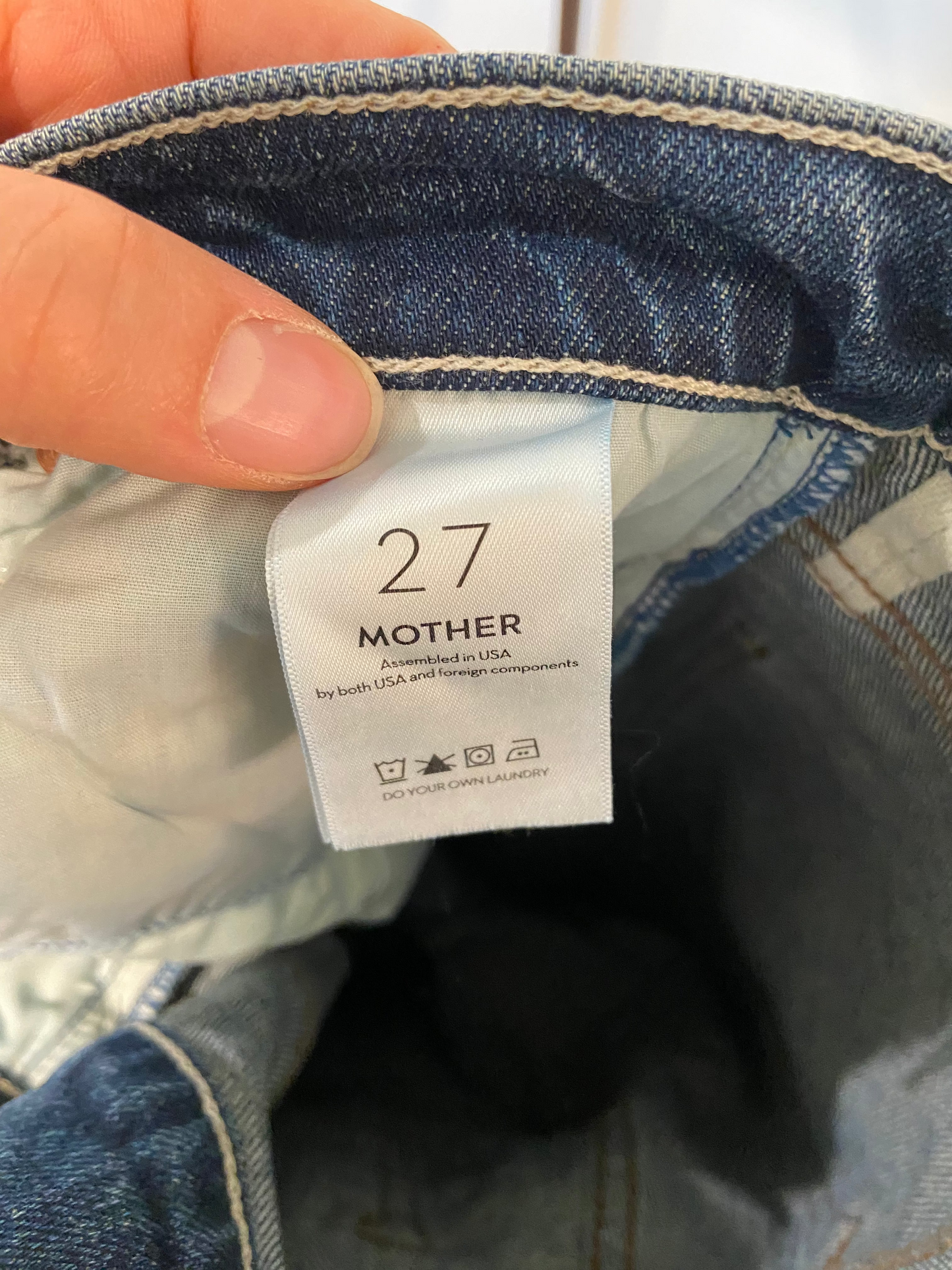 Mother High Waisted Tunnel Vision Sneak jeans in Mile High Wash size 27