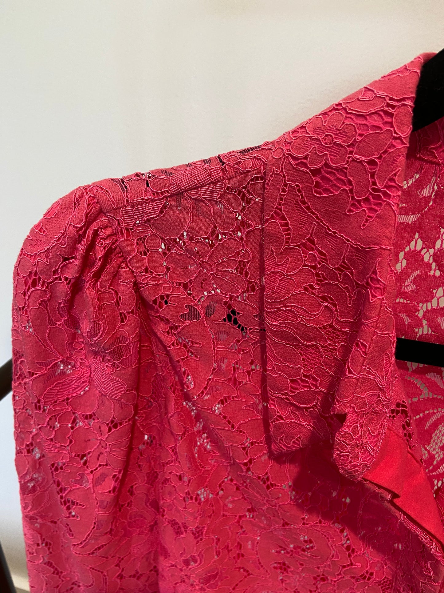 L'Agence Jenica Lace Blouse in Rose Pink size L