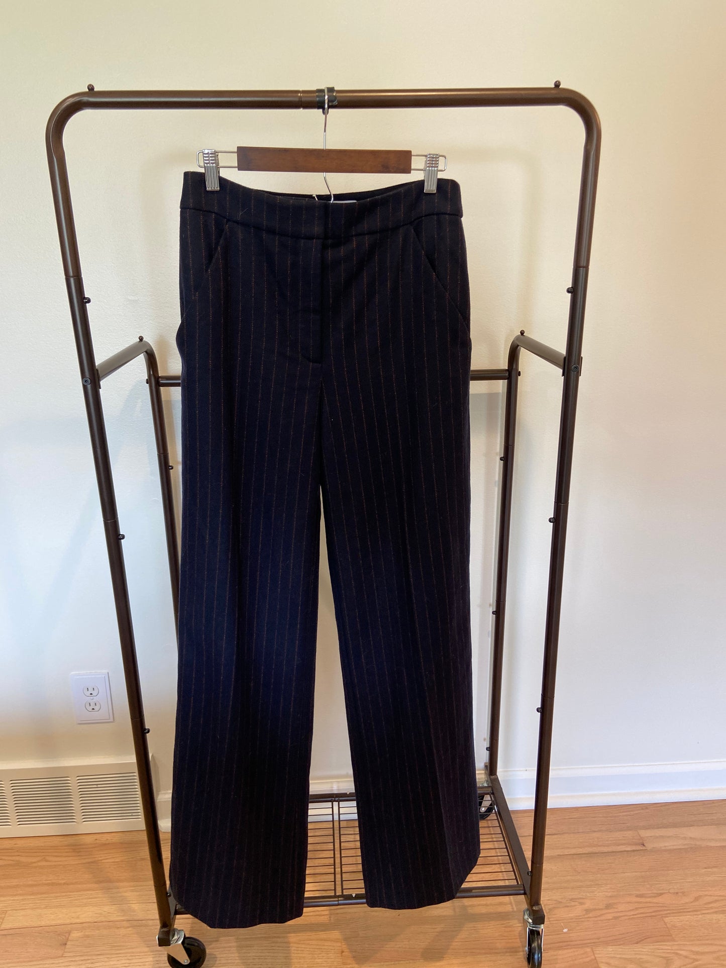 Veronica Beard Tyra Pinstriped Dickey Jacket with Tonelli Pinstriped Pant in Navy Multi size 10