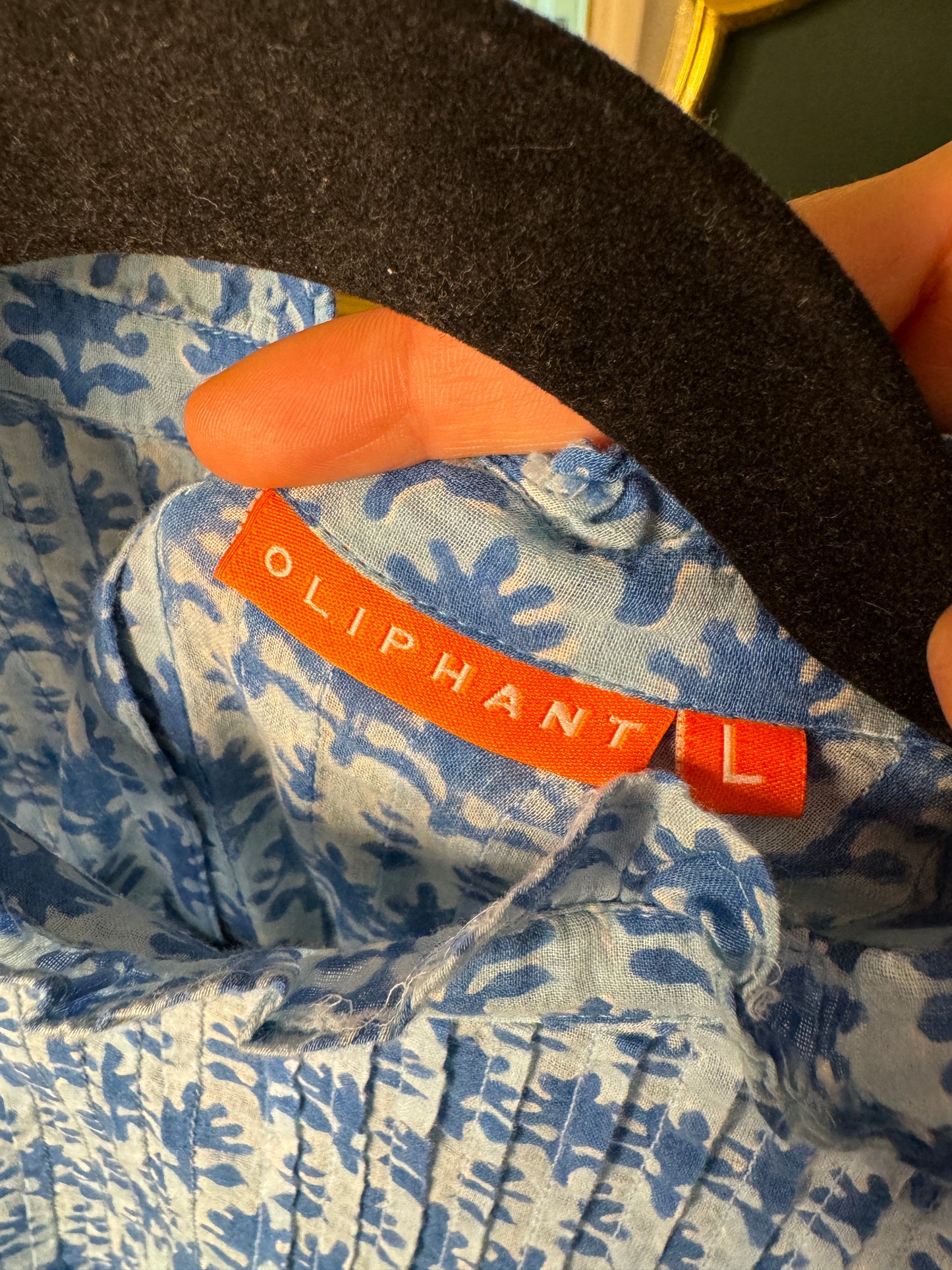 Oliphant Pintuck Ruffle Top size L