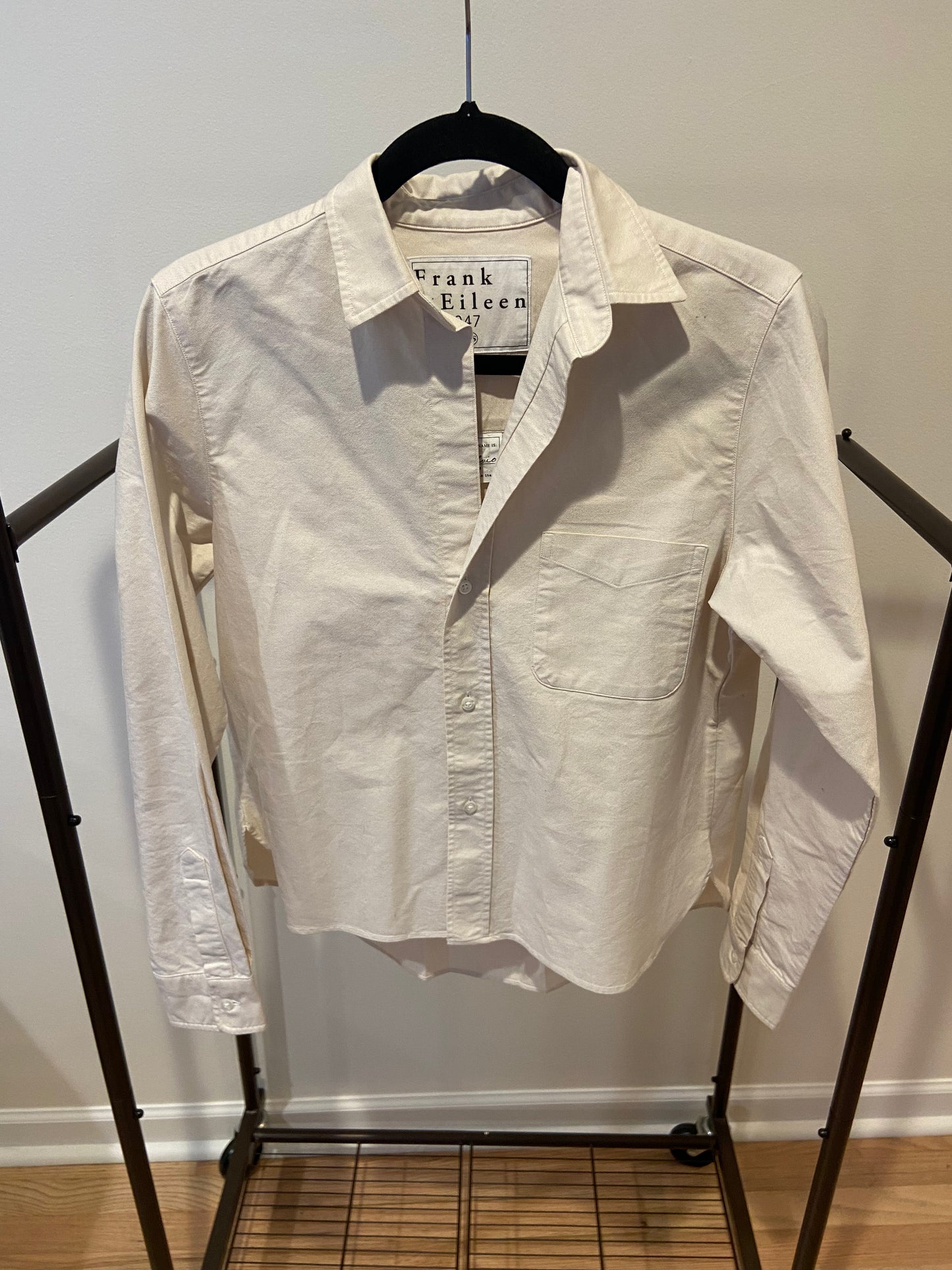 Frank and Eileen Silvio Untuckable Button Up Shirt size XS