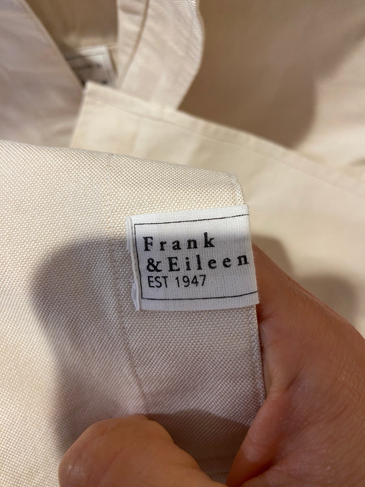 Frank and Eileen Silvio Untuckable Button Up Shirt size XS