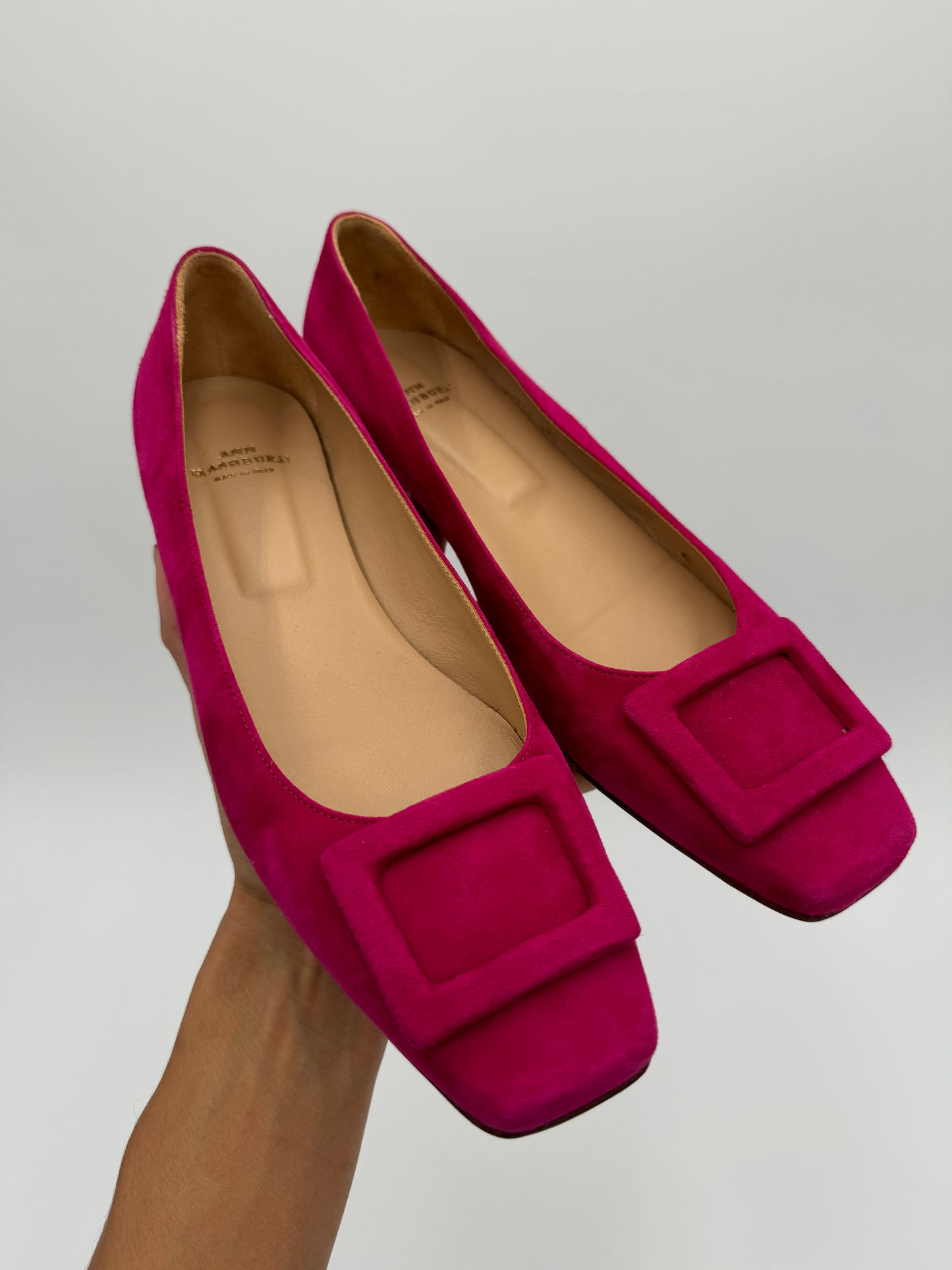Ann Mashburn Buckle Suede Shoes Fuchsia size 39.5
