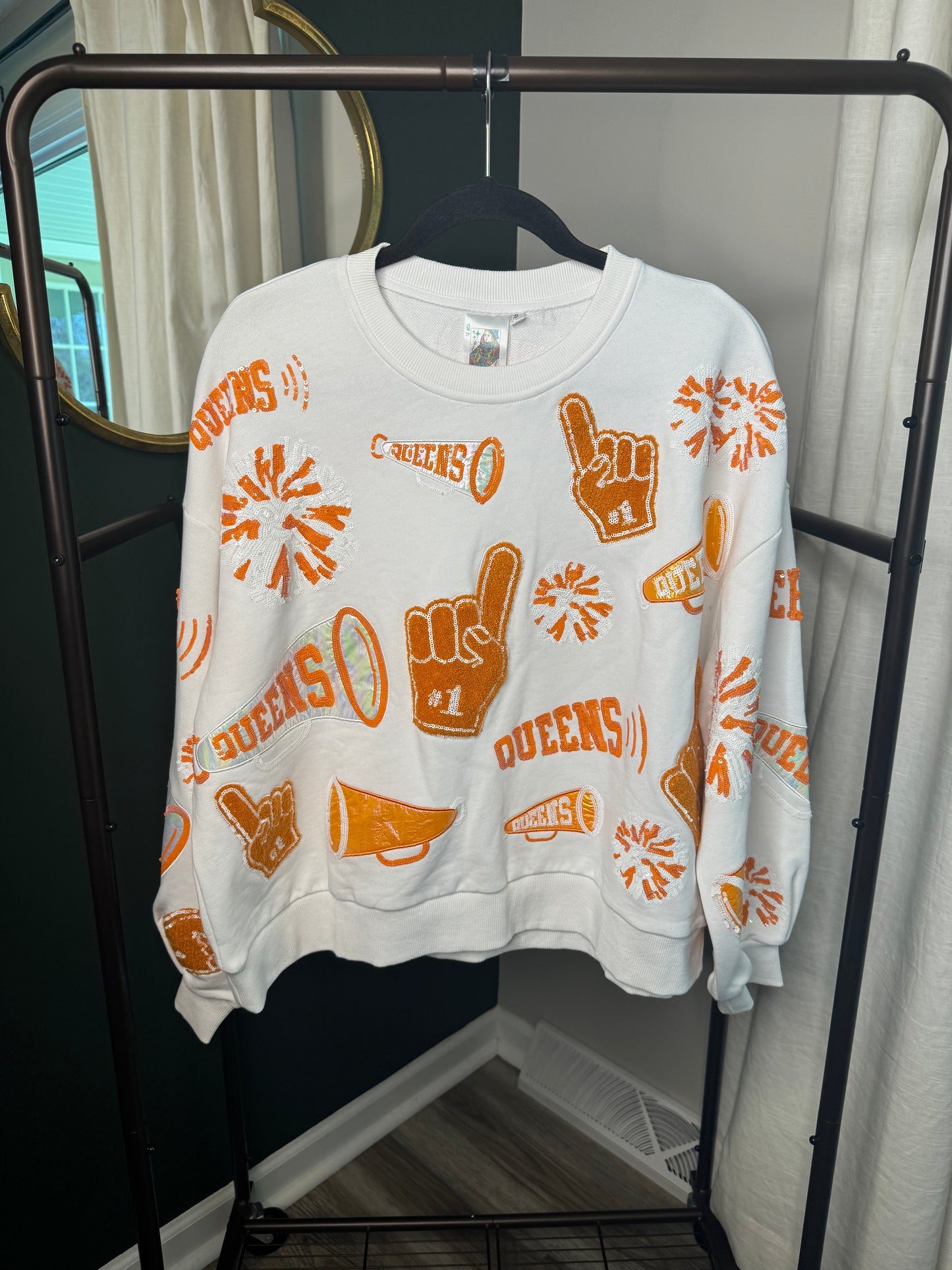 QUEEN OF SPARKLES Cheers Icon Sweatshirt size S