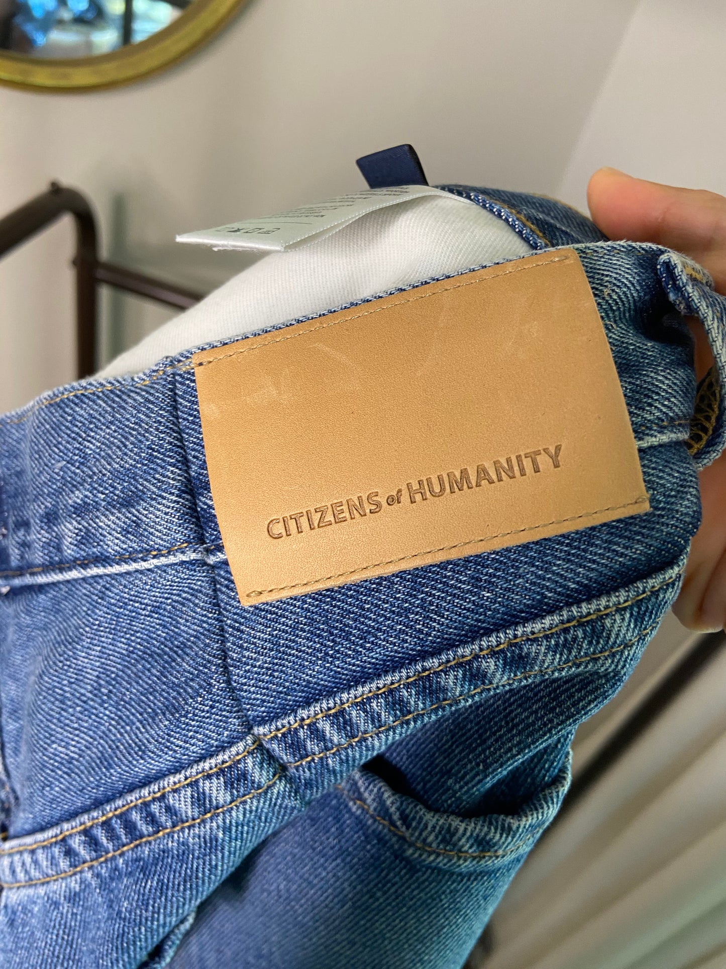 Citizens of Humanity Horseshoe Barrel Leg Jeans size 28