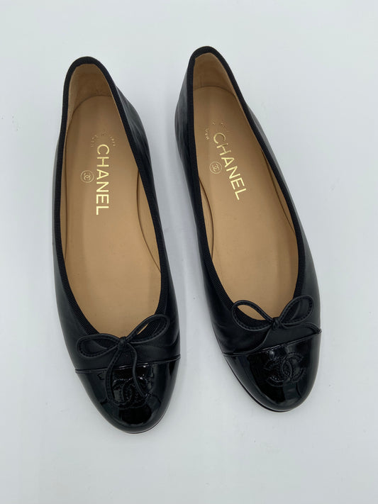Chanel Lambskin & Patent Calfskin Black Ballet Flats size 38