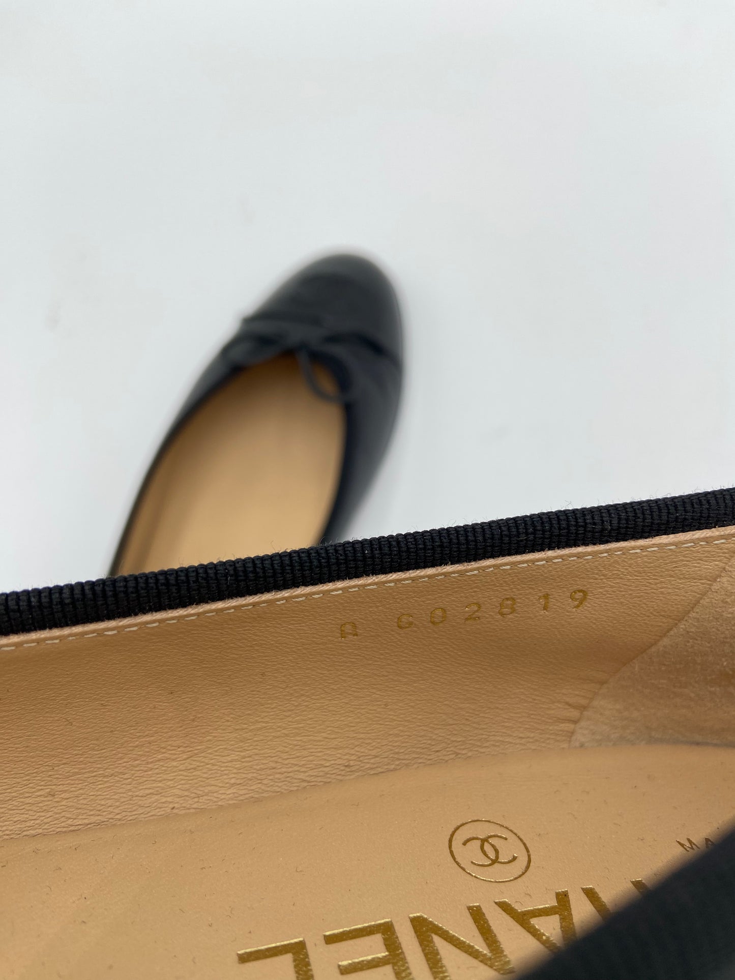Chanel Lambskin & Patent Calfskin Black Ballet Flats size 38