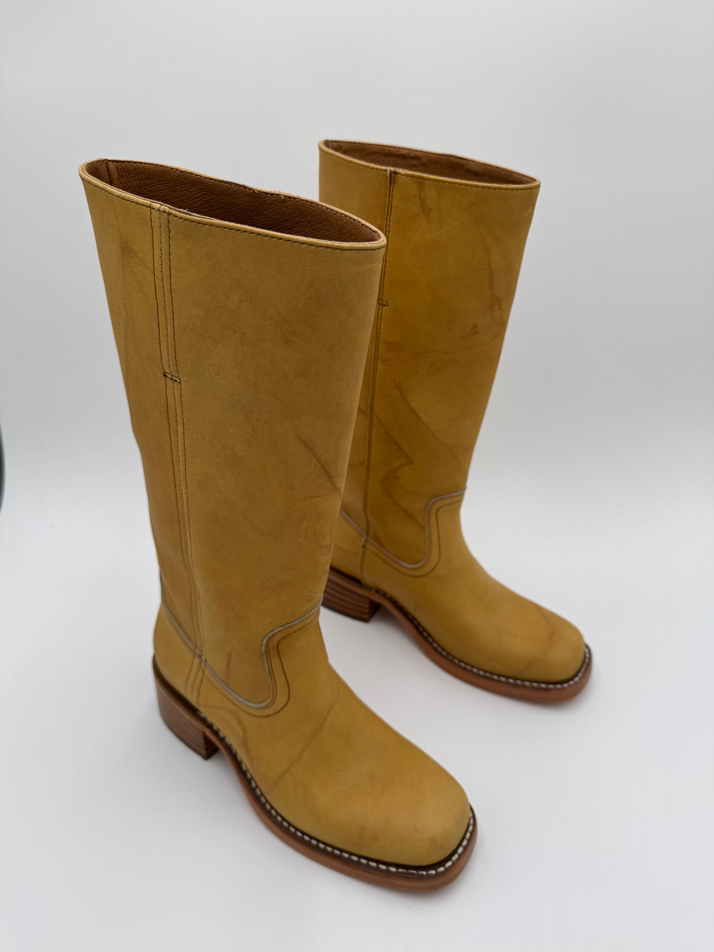 Frye Campus 14L Banana Boots size 6.5