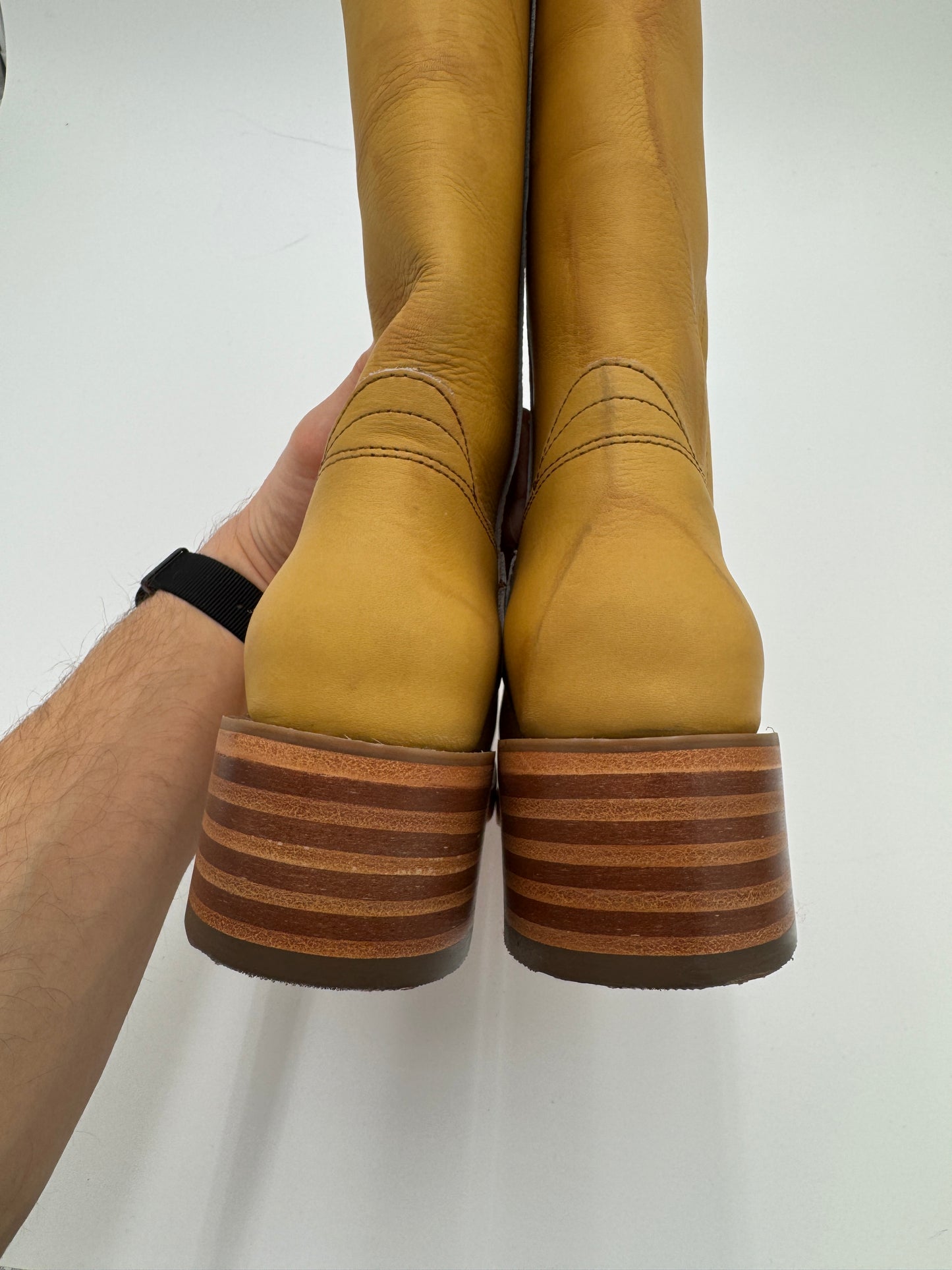 Frye Campus 14L Banana Boots size 6.5