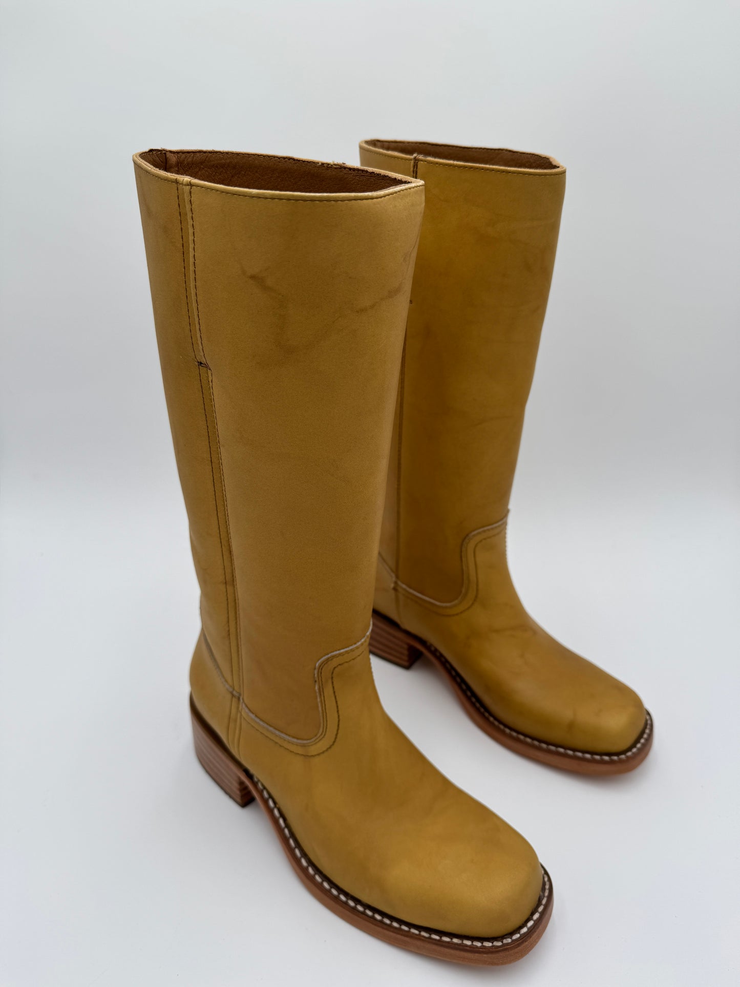 Frye Campus 14L Banana Boots size 8.5