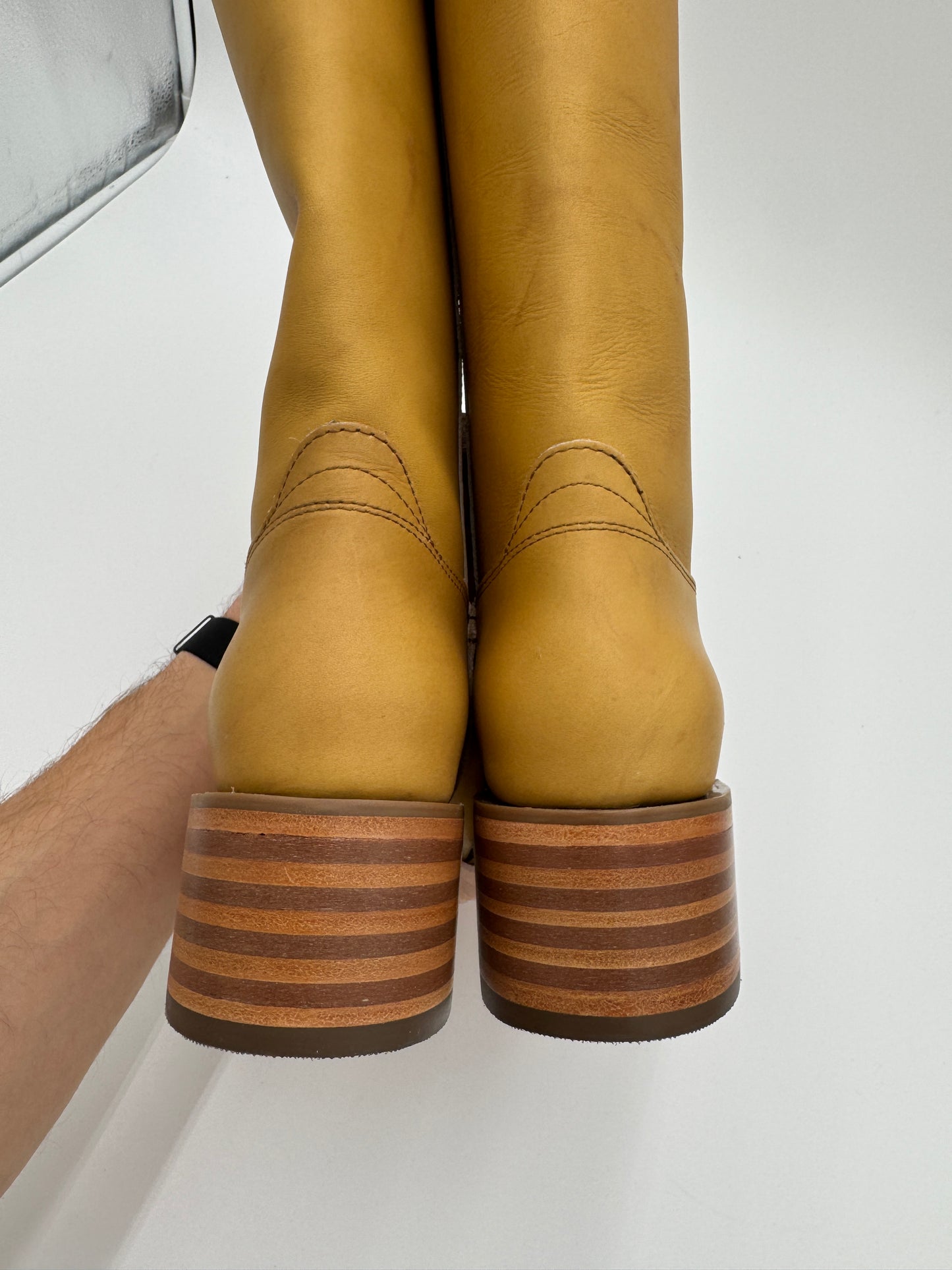 Frye Campus 14L Banana Boots size 8.5