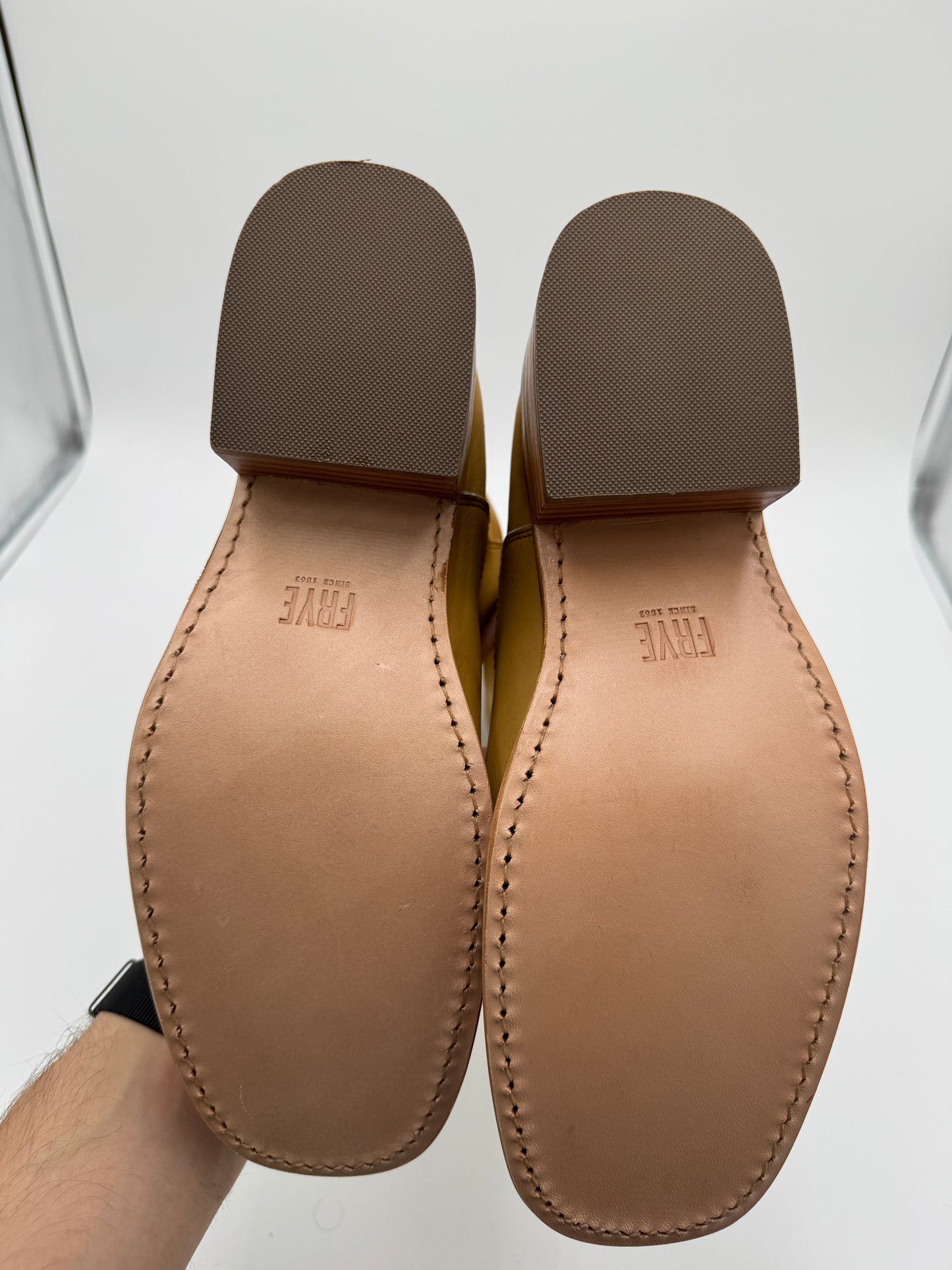 Frye Campus 14L Banana Boots size 10