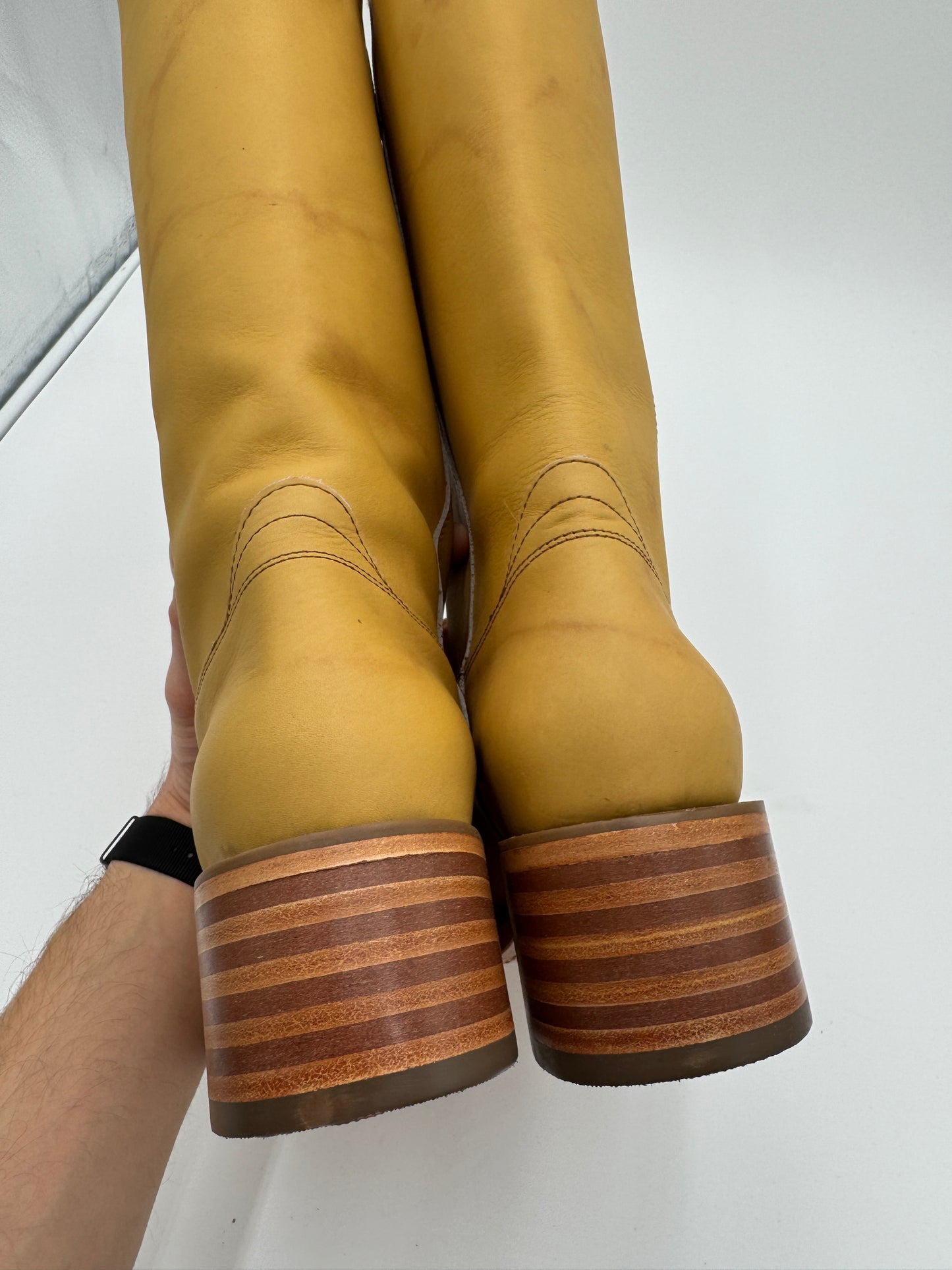 Frye Campus 14L Banana Boots size 10