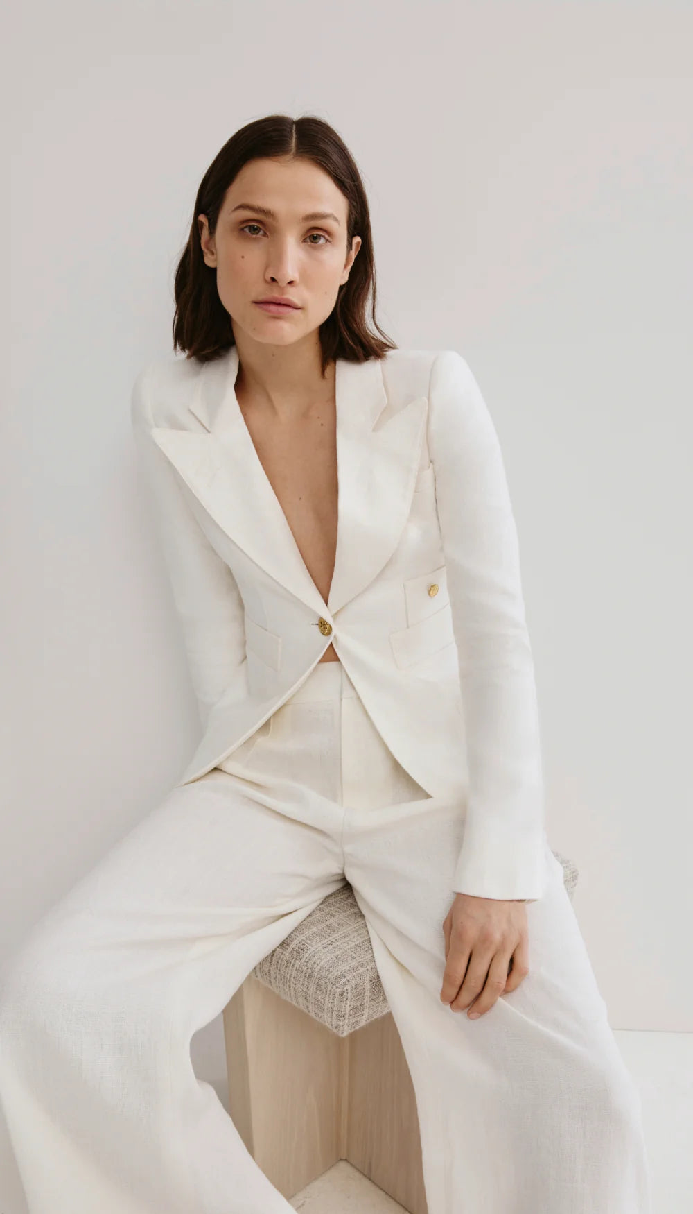 Smythe Linen Classic Duchess Blazer size 10