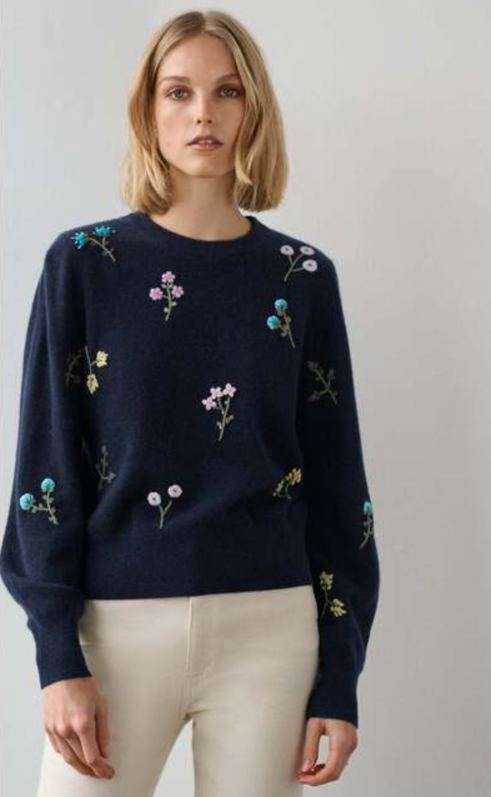 White + Warren Cashmere Embroidered Floral Crewneck size XS