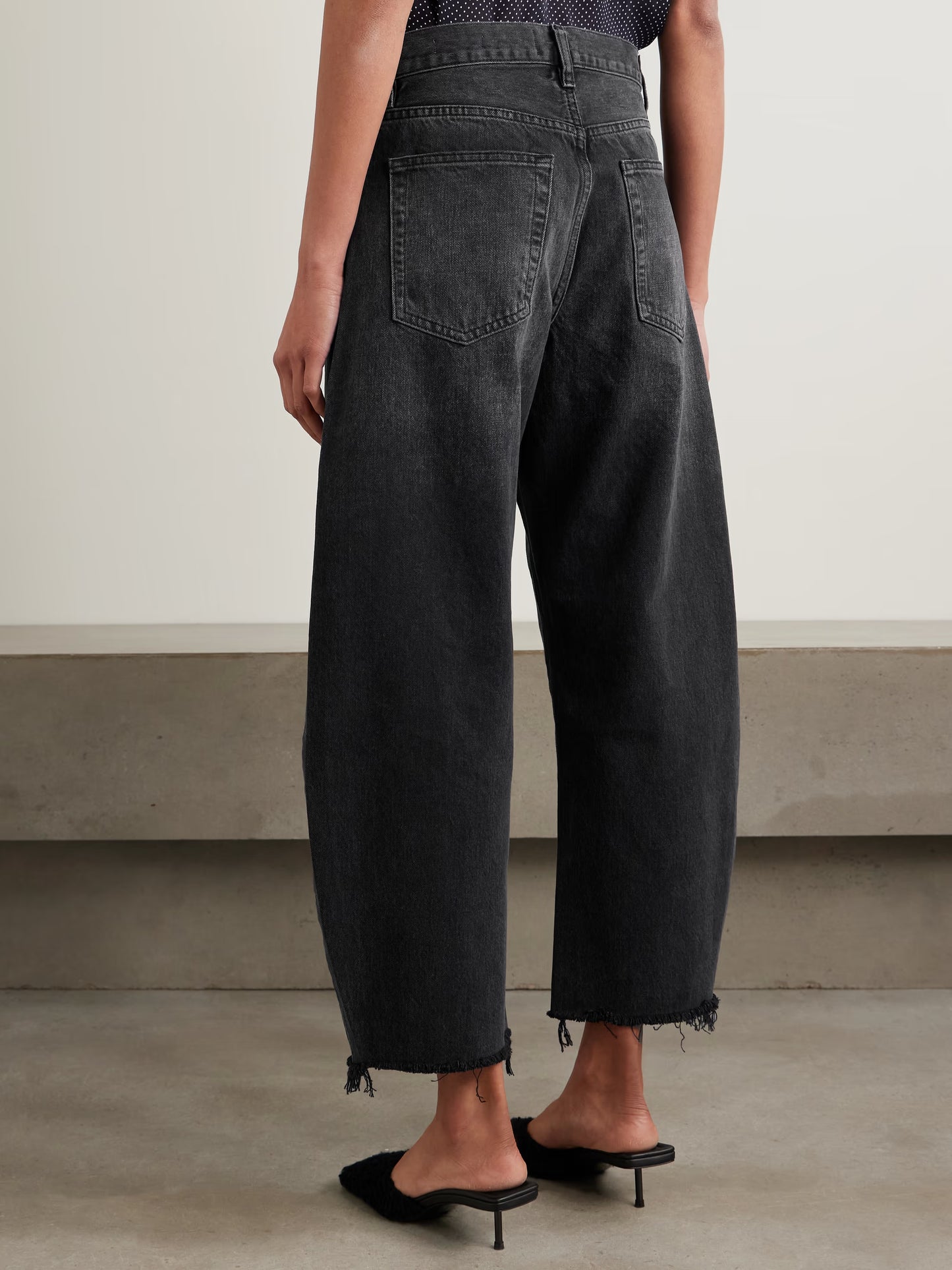 Frame The Bubble Cropped Frayed High Rise Barrel-Leg Jeans size 30