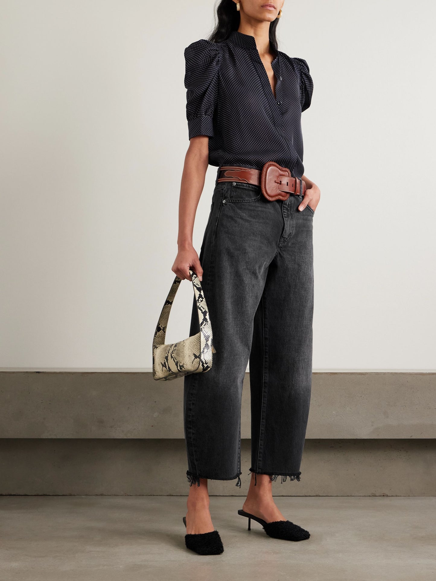 Frame The Bubble Cropped Frayed High Rise Barrel-Leg Jeans size 30